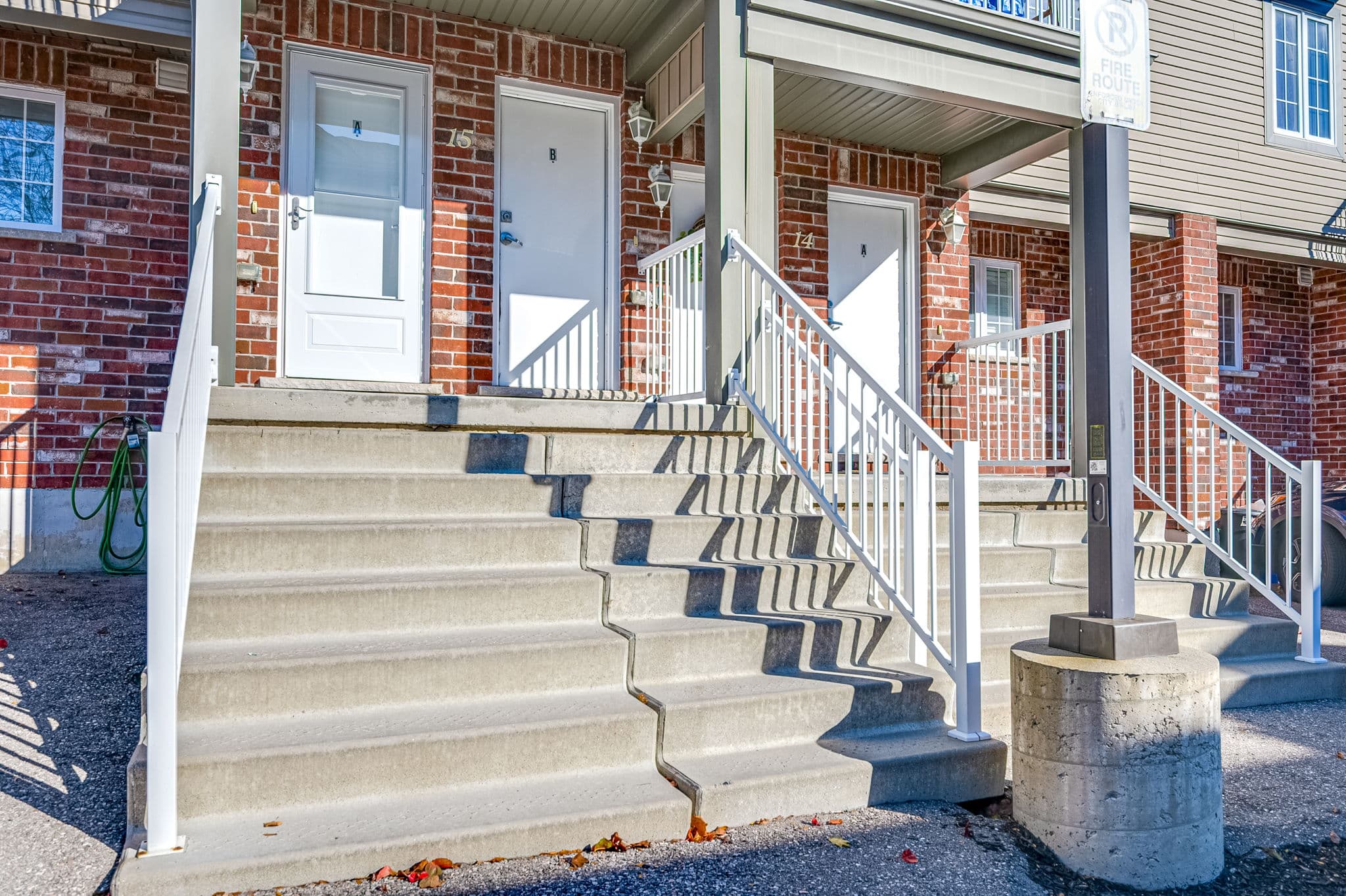 55 Mooregate Crescent Unit 15B Kitchener, ON N2M 2E9
