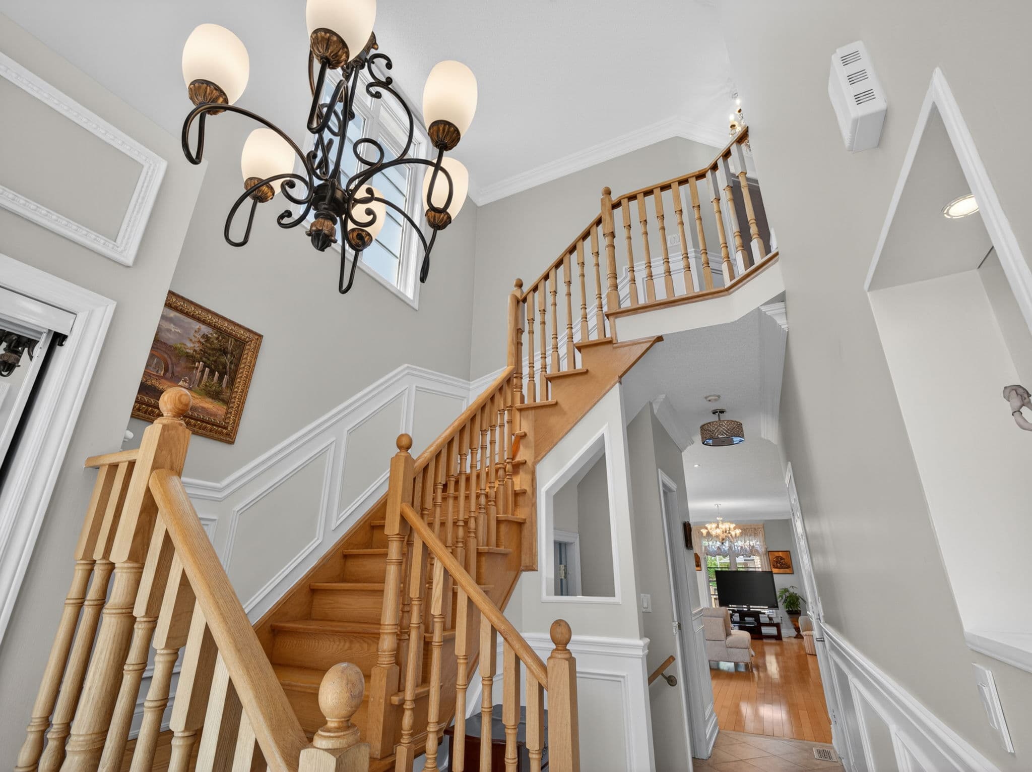 56 Mintwood Rd Vaughan, ON L4J 9C3