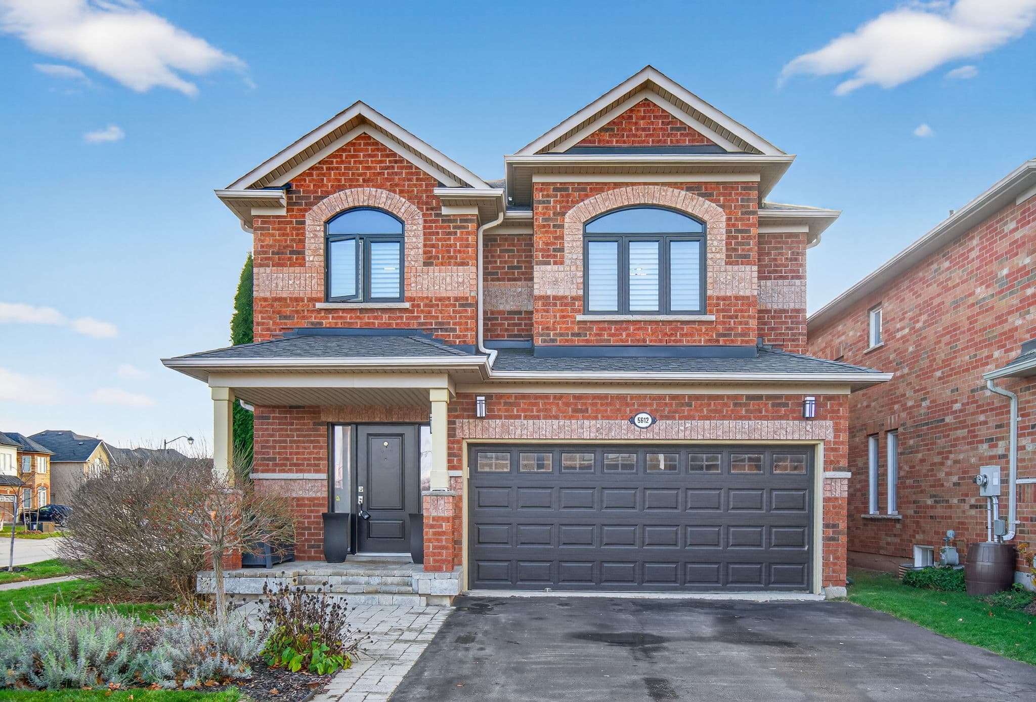 5612 Blue Spruce Ave Burlington, ON L7L 7K2