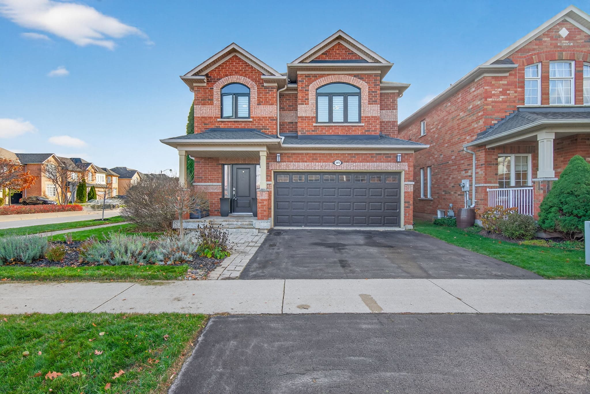5612 Blue Spruce Ave Burlington, ON L7L 7K2