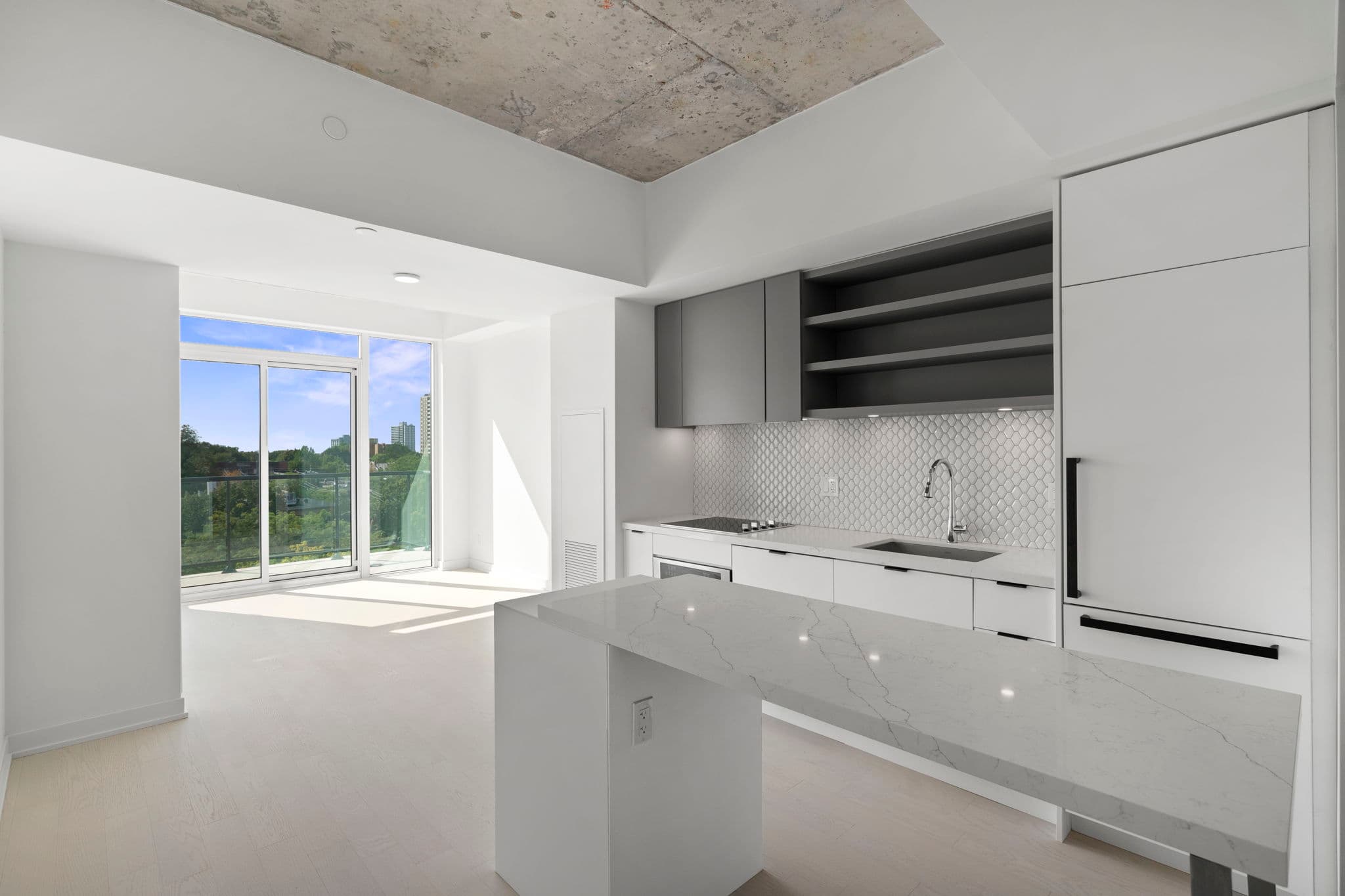 57 Brock Ave Unit 613 Toronto, ON M6K 0H3