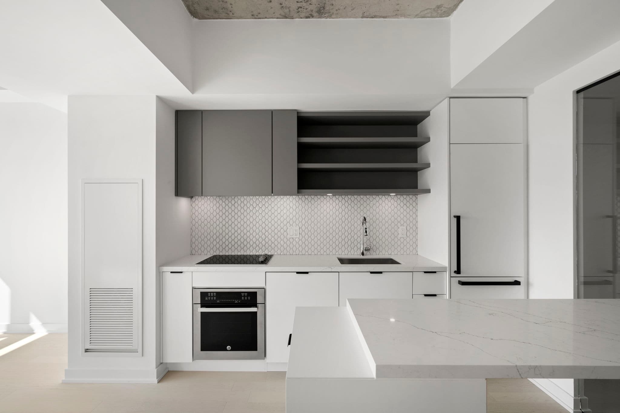 57 Brock Ave Unit 613 Toronto, ON M6K 0H3