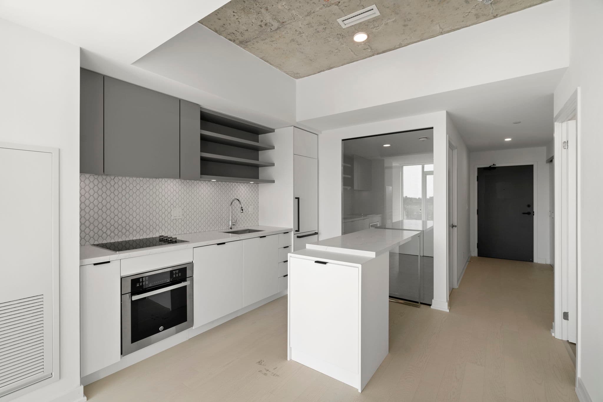 57 Brock Ave Unit 613 Toronto, ON M6K 0H3