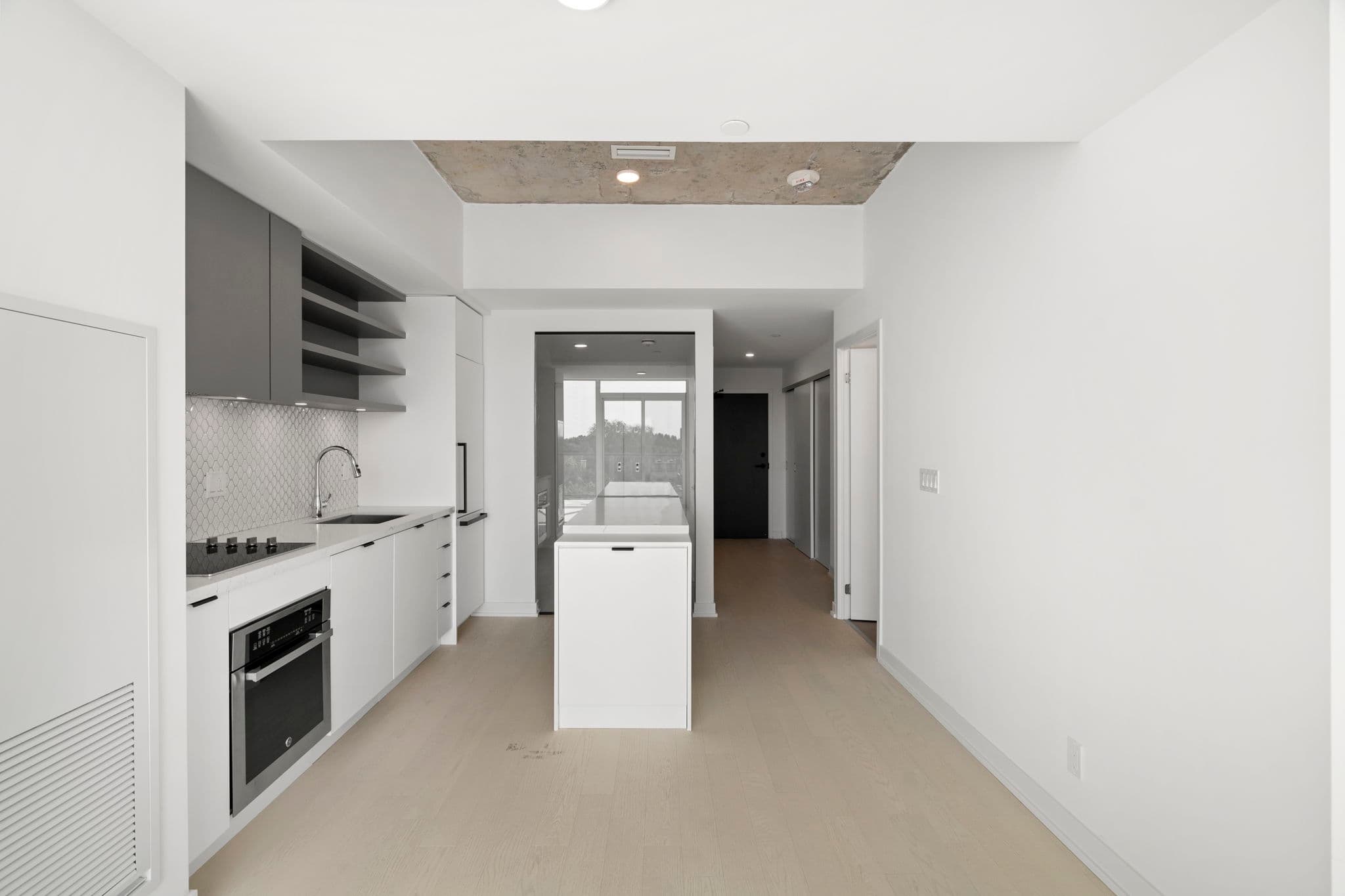 57 Brock Ave Unit 613 Toronto, ON M6K 0H3