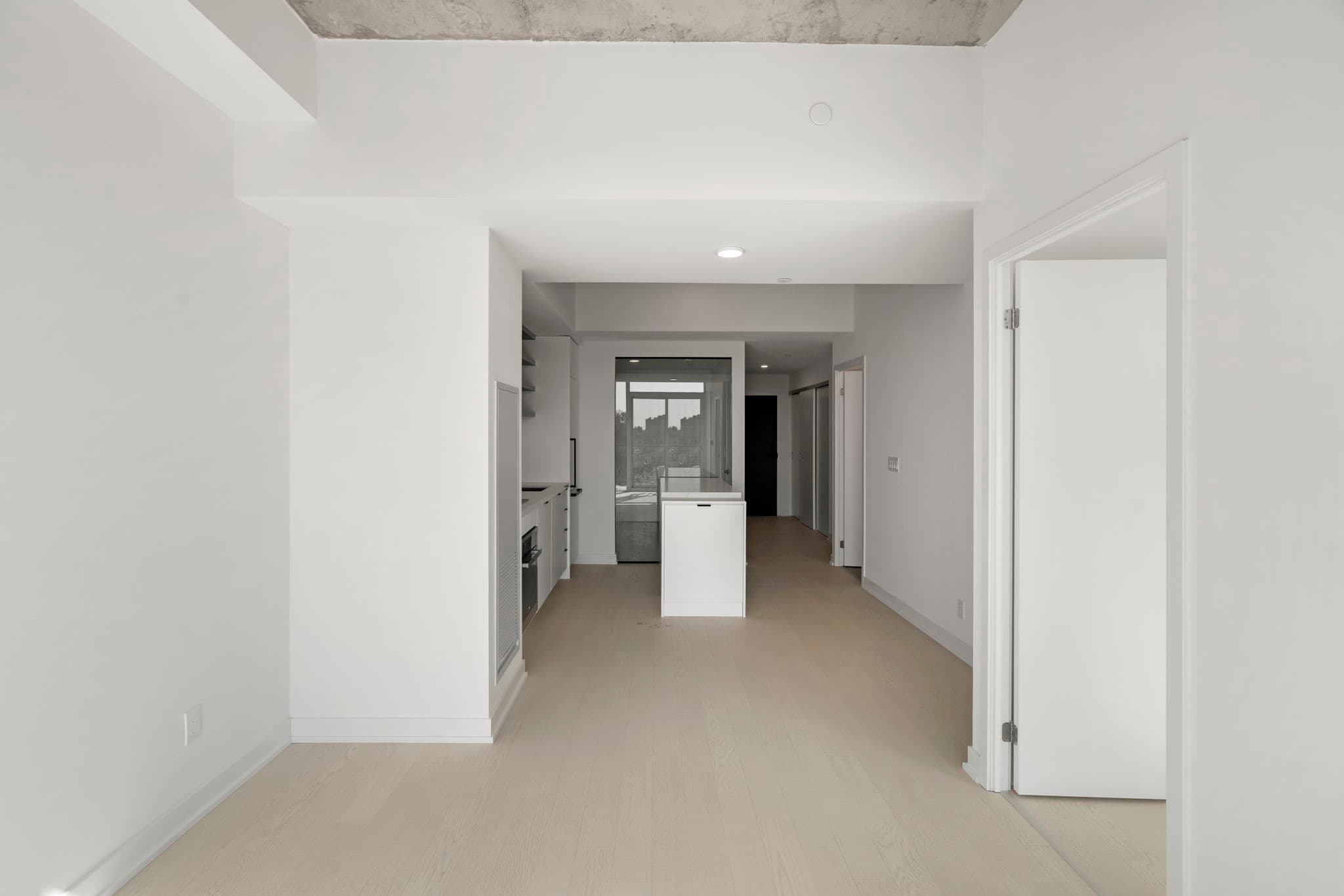 57 Brock Ave Unit 613 Toronto, ON M6K 0H3