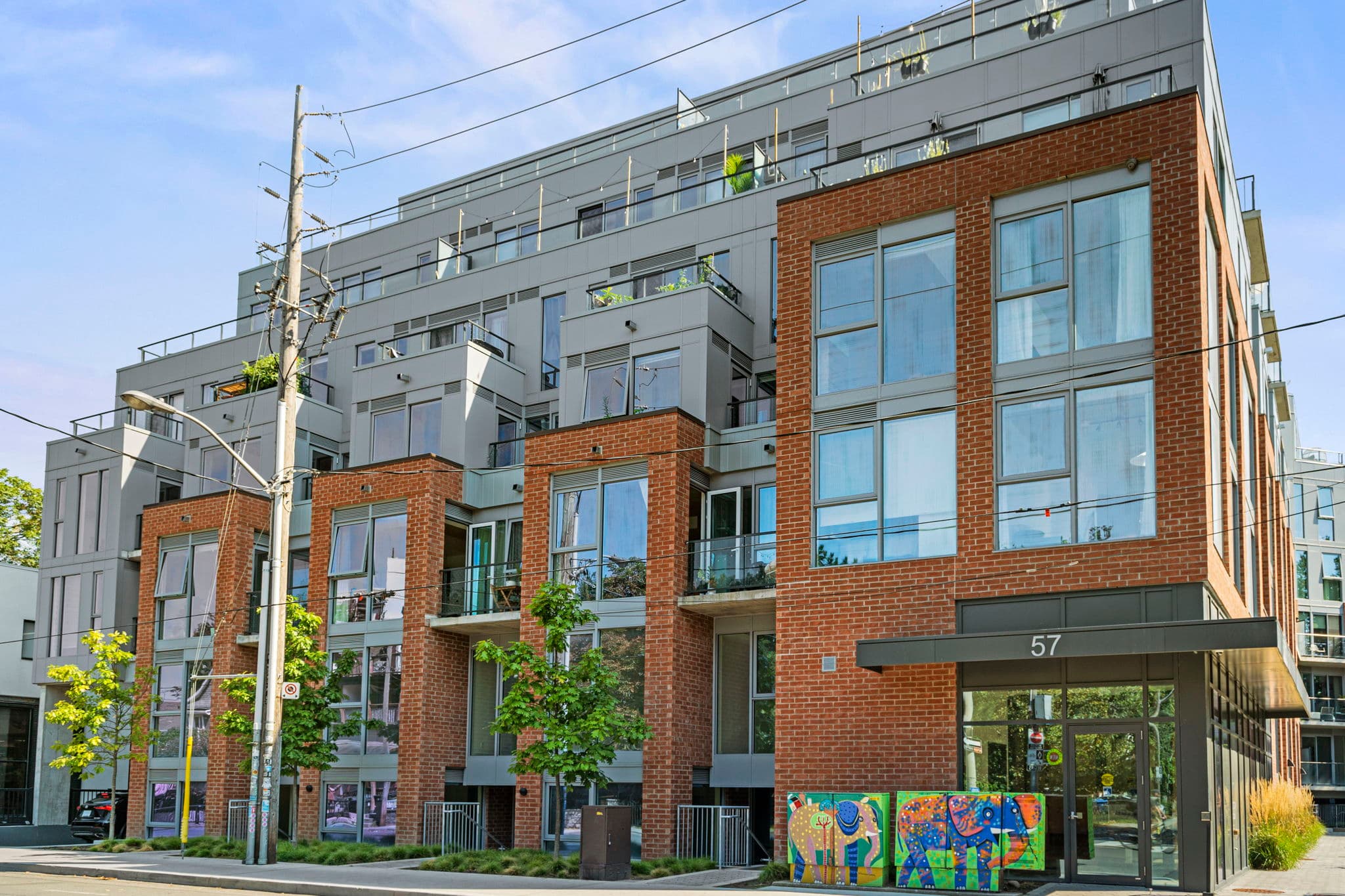 57 Brock Ave Unit 613 Toronto, ON M6K 0H3