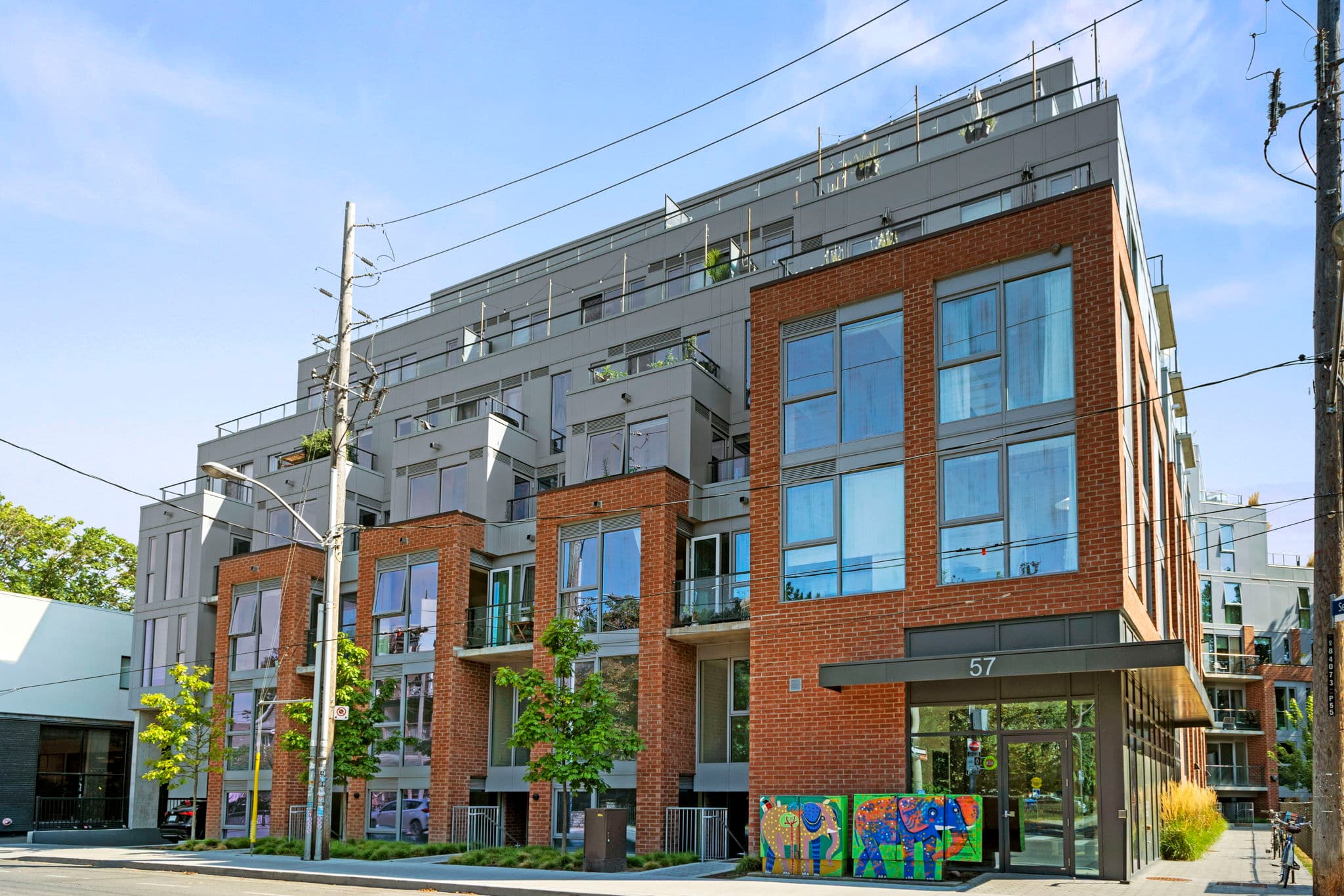 57 Brock Ave Unit 613 Toronto, ON M6K 0H3