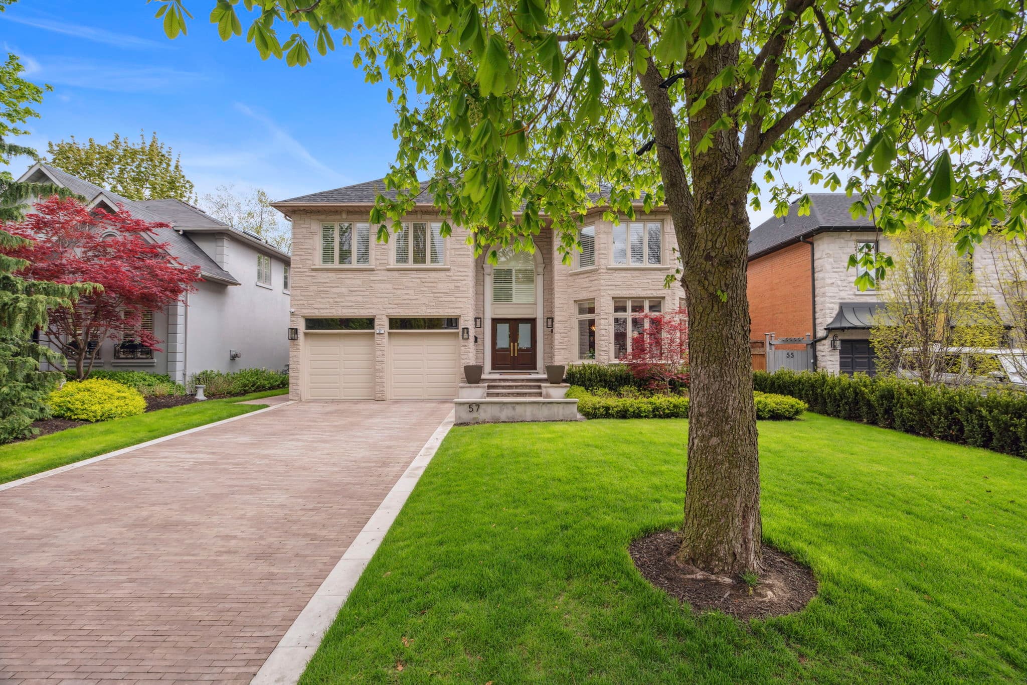 57 Fairmeadow Ave Toronto, ON M2P 1W8