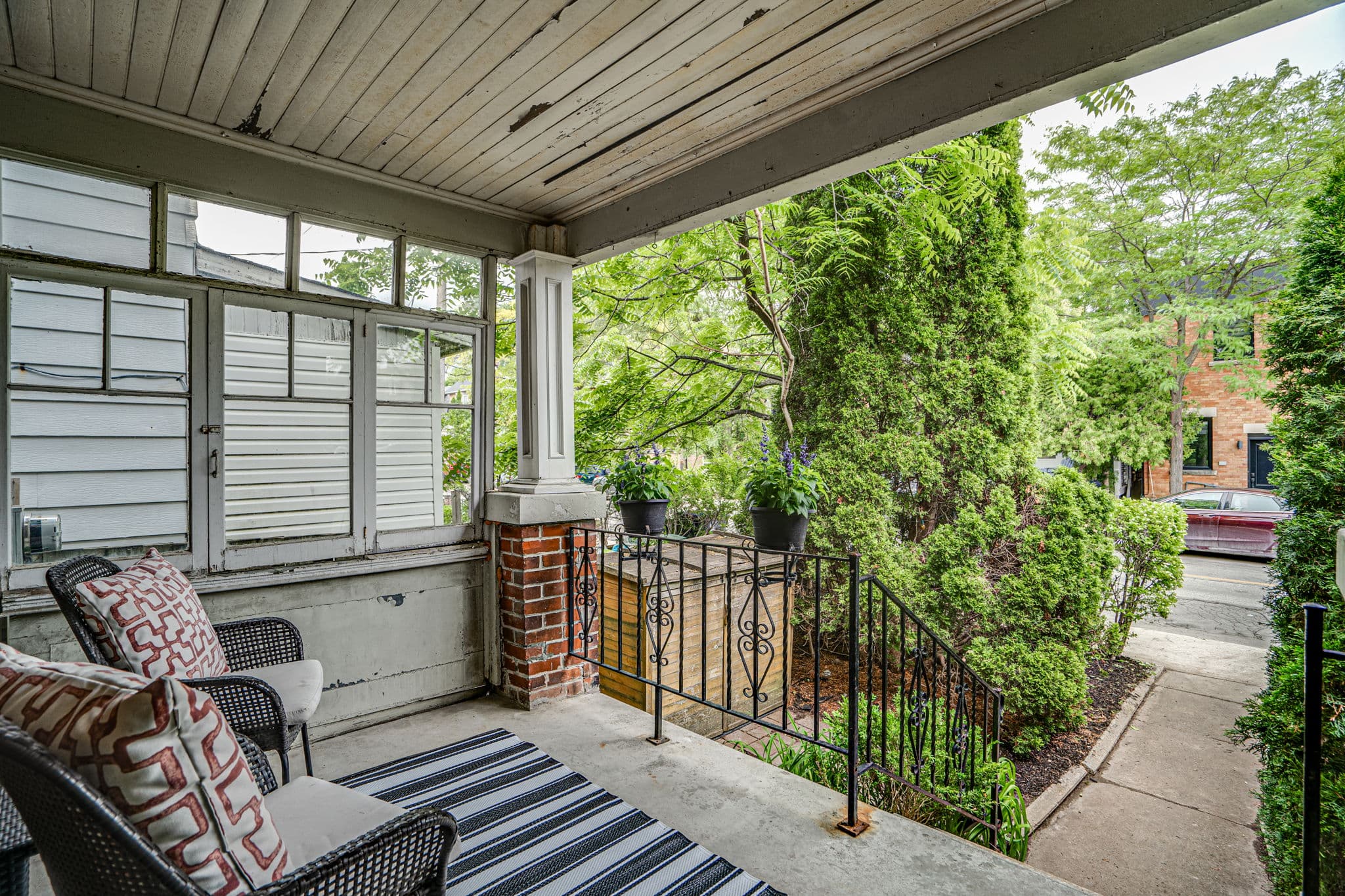 58 Greensides Ave Toronto, ON M6G 3P7