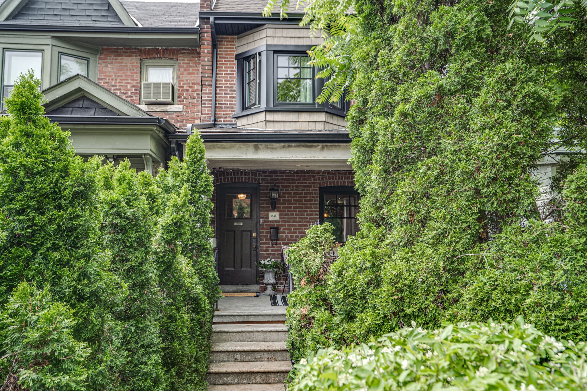 58 Greensides Ave Toronto, ON M6G 3P7