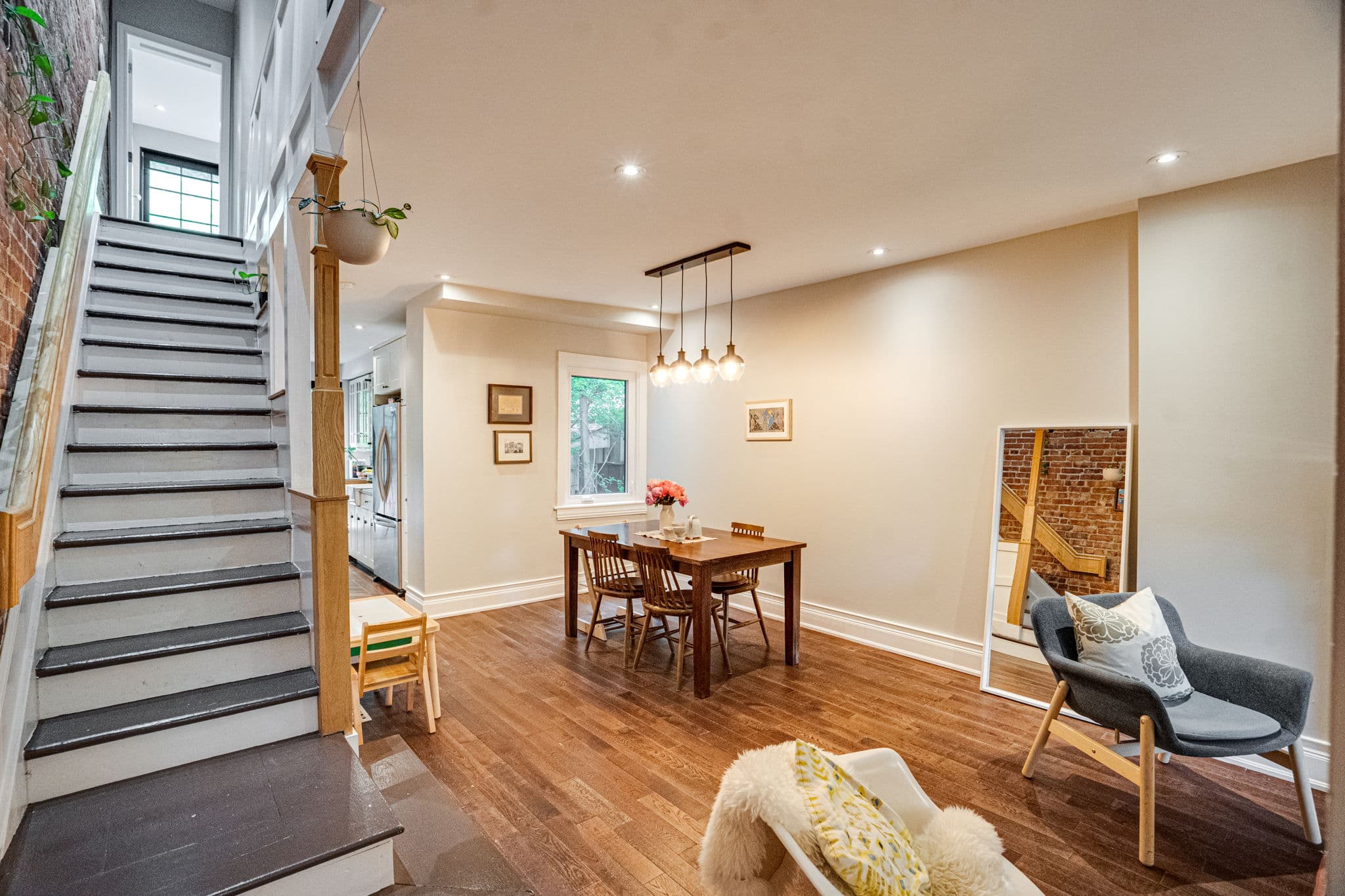 58 Greensides Ave Toronto, ON M6G 3P7