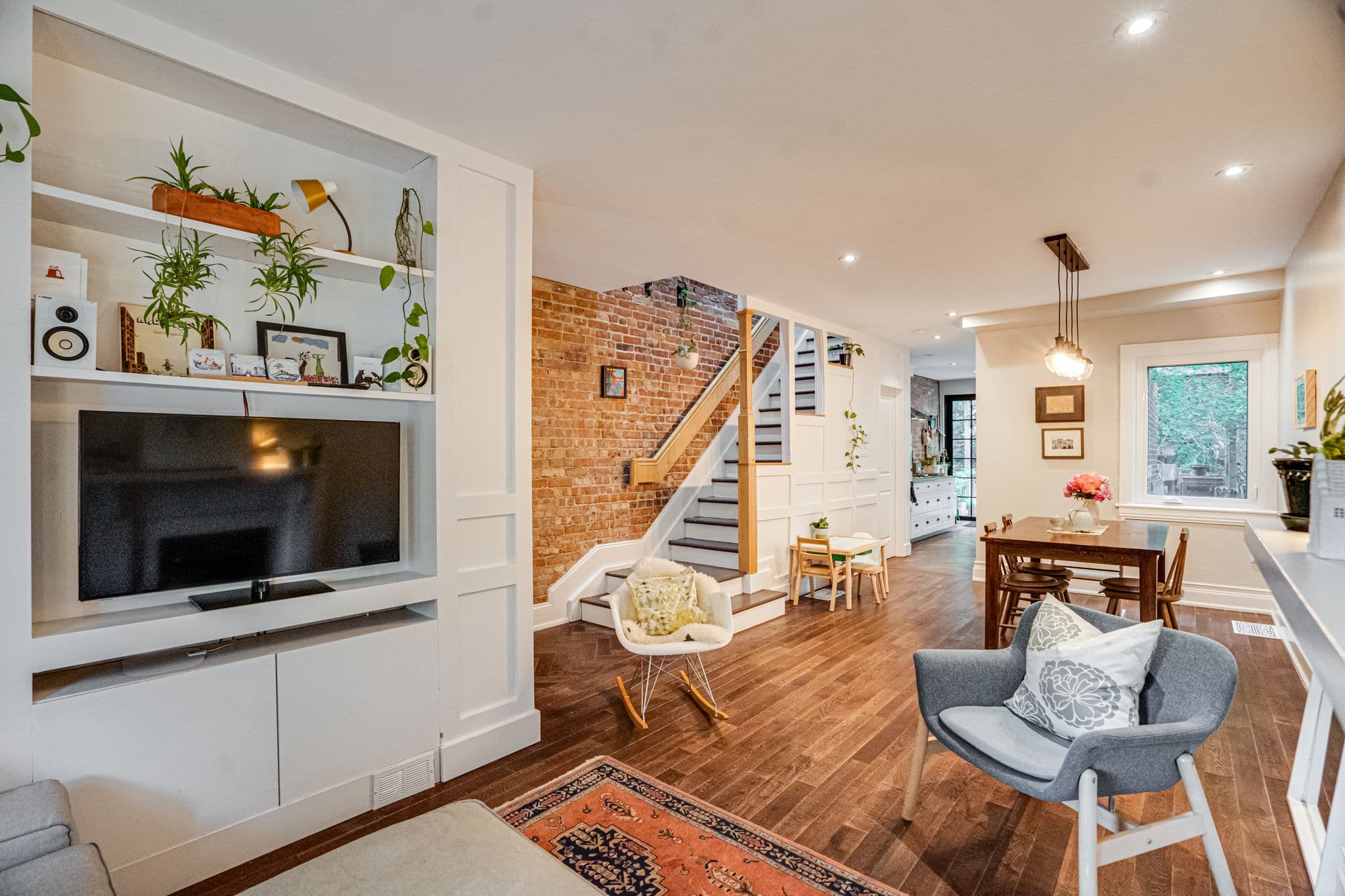 58 Greensides Ave Toronto, ON M6G 3P7