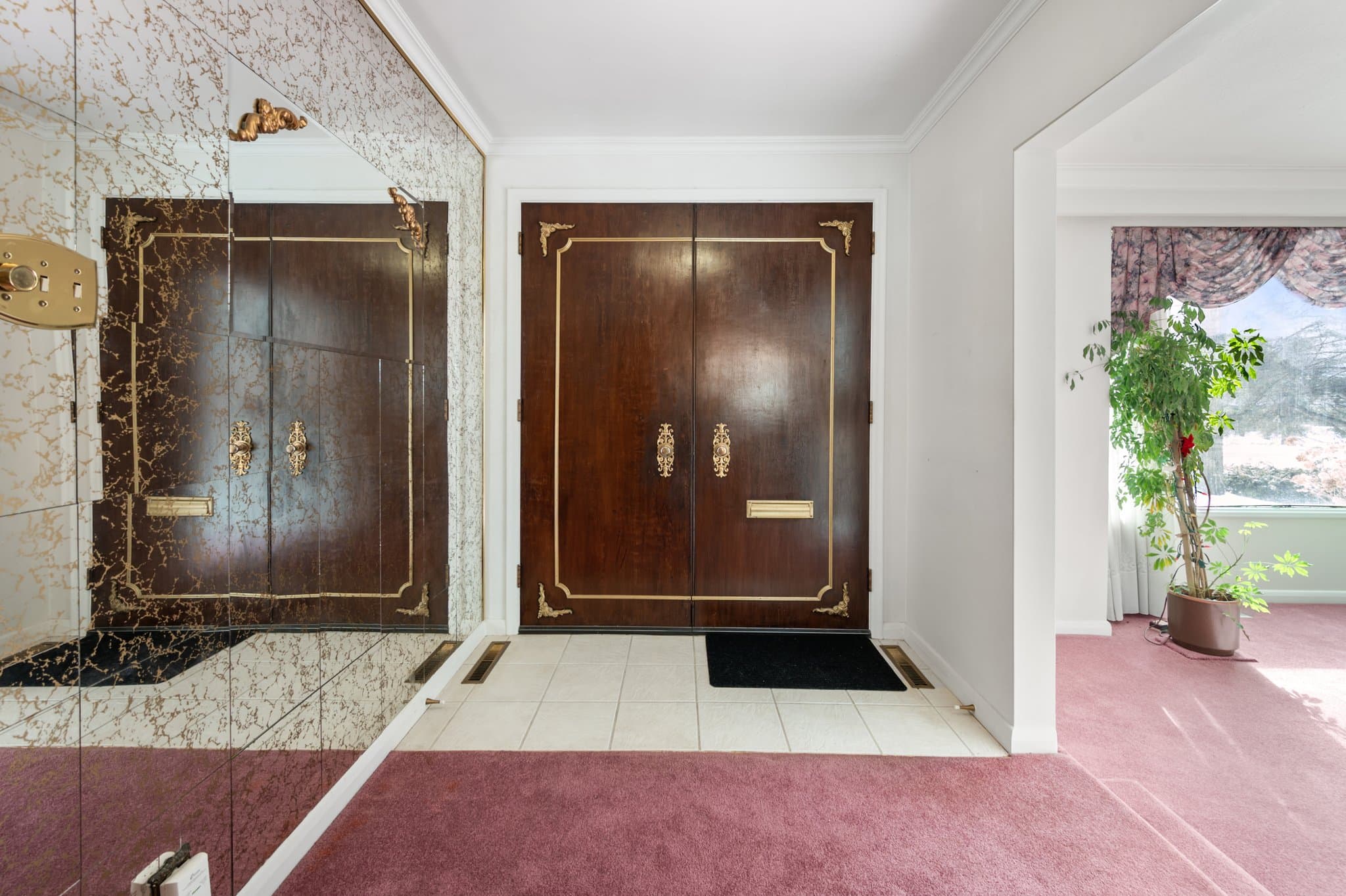 58 Sylvadene Pkwy Vaughan, ON L4L 2M6