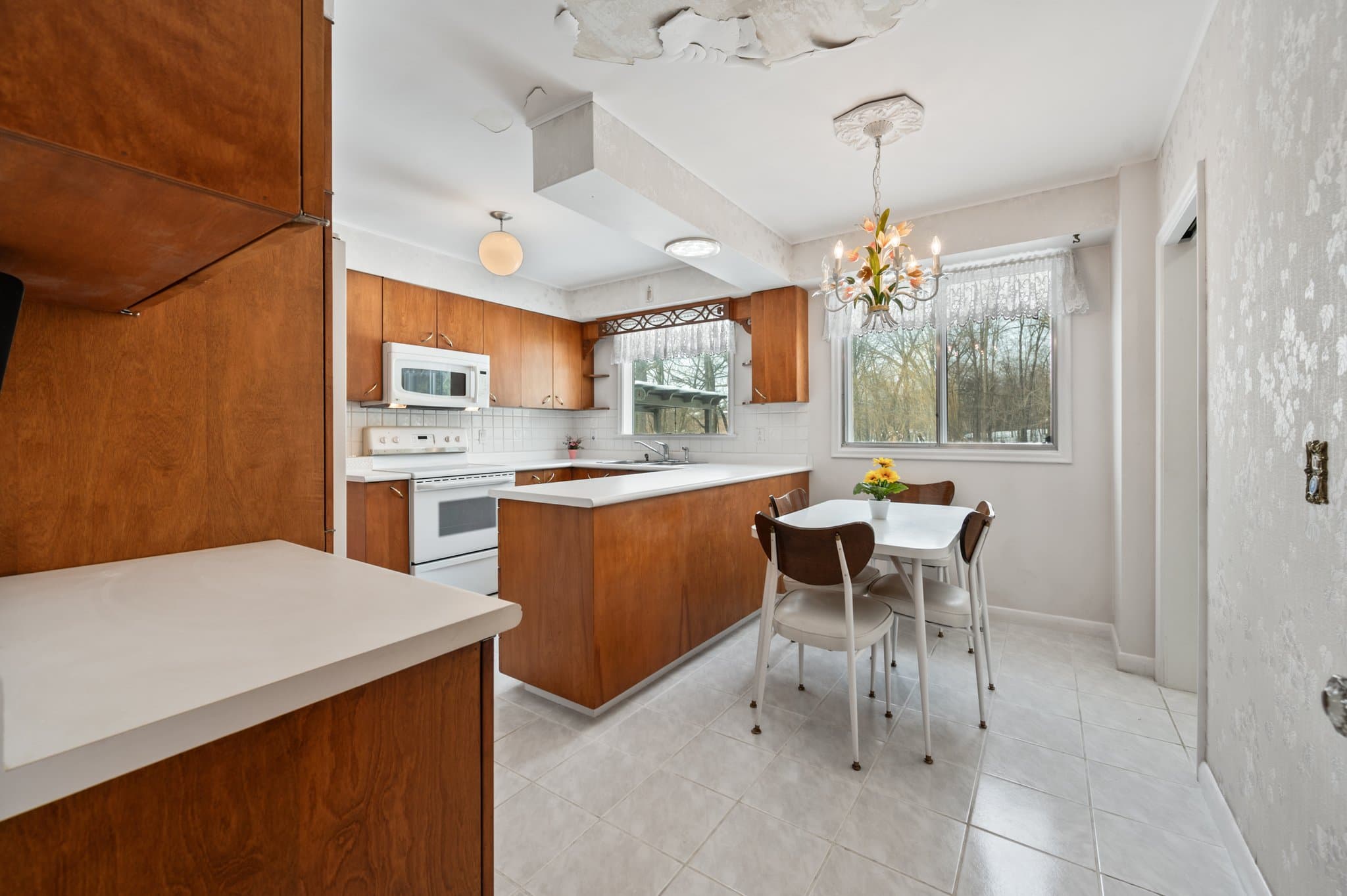 58 Sylvadene Pkwy Vaughan, ON L4L 2M6