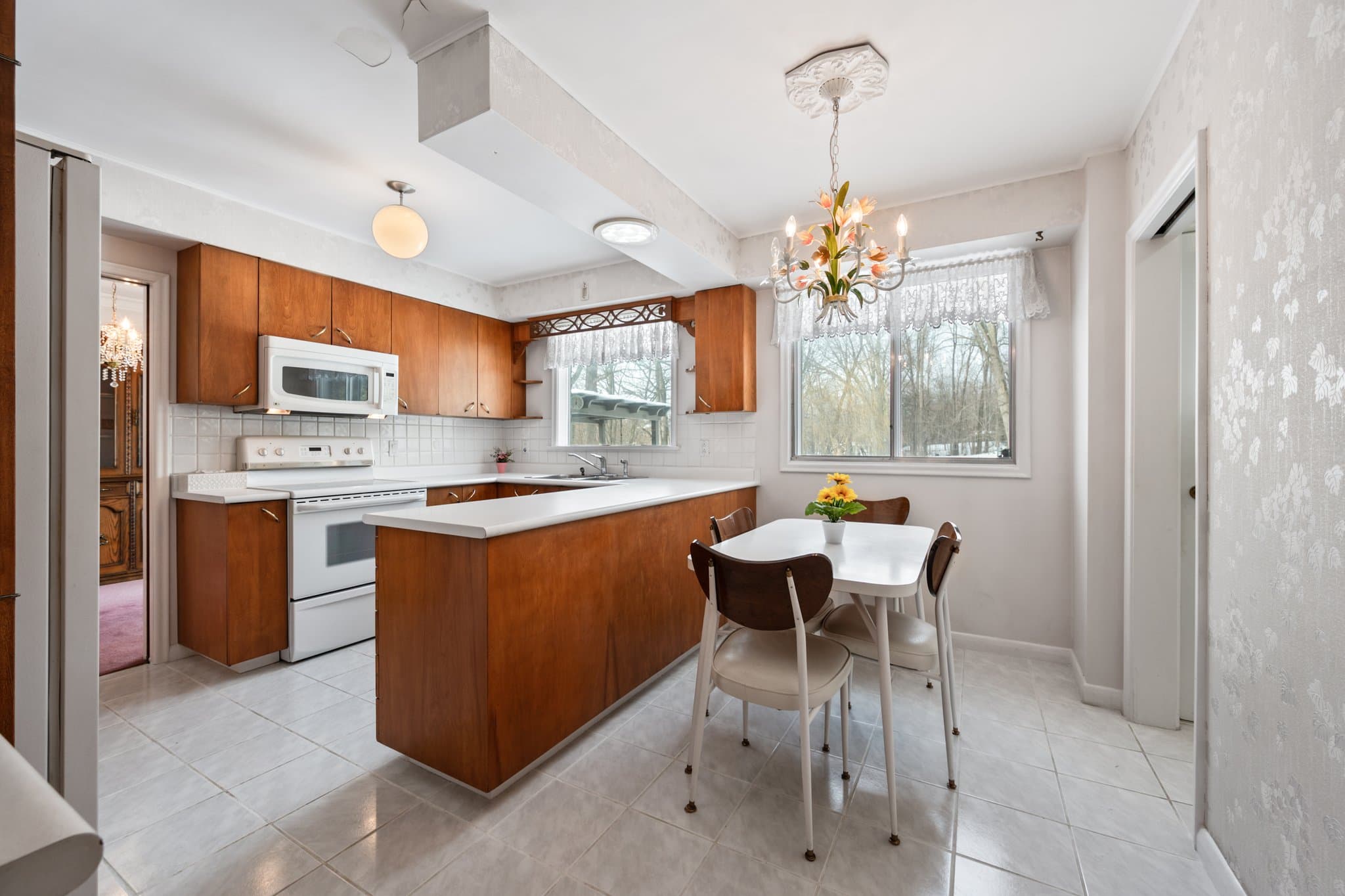 58 Sylvadene Pkwy Vaughan, ON L4L 2M6