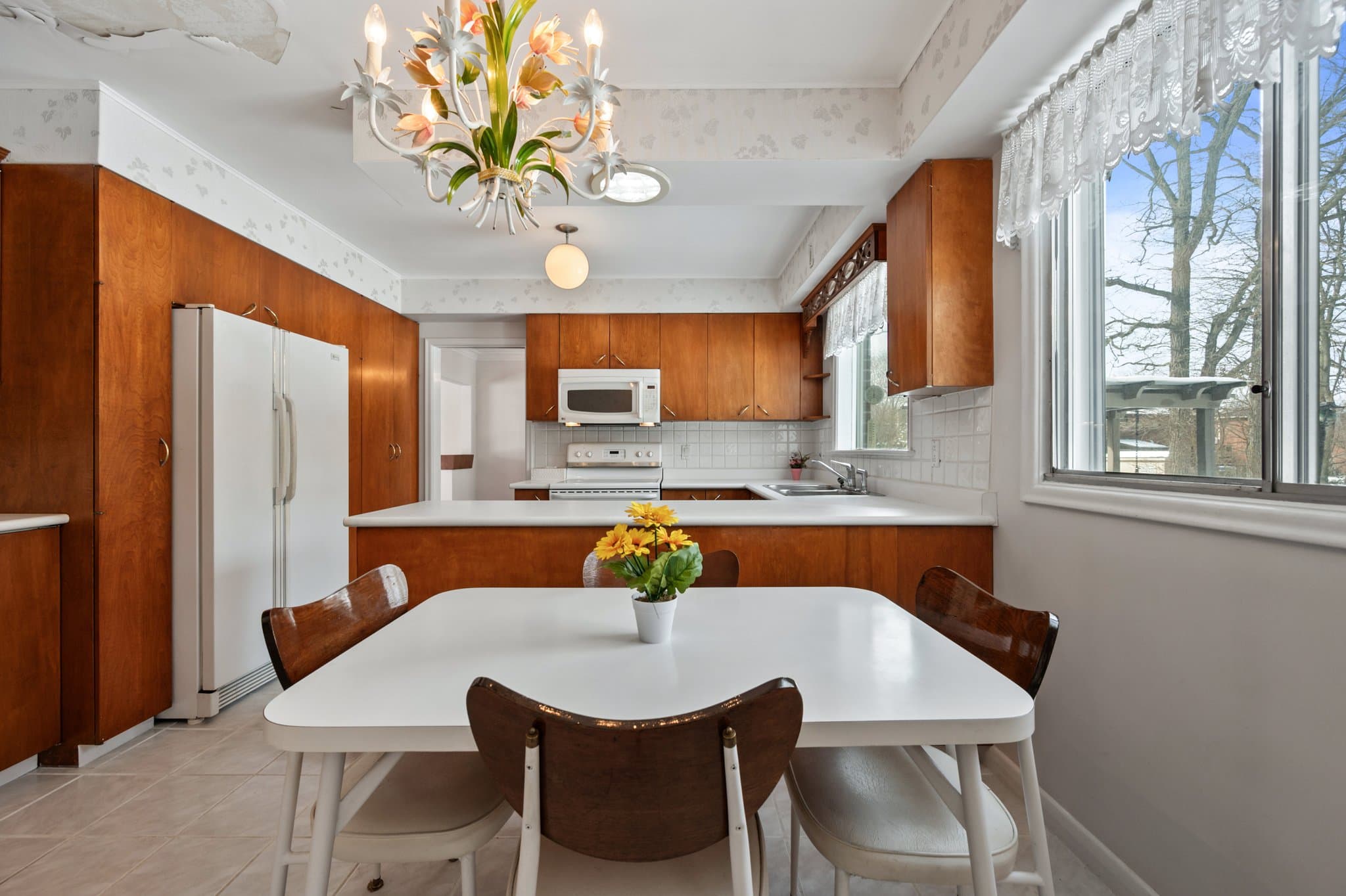 58 Sylvadene Pkwy Vaughan, ON L4L 2M6
