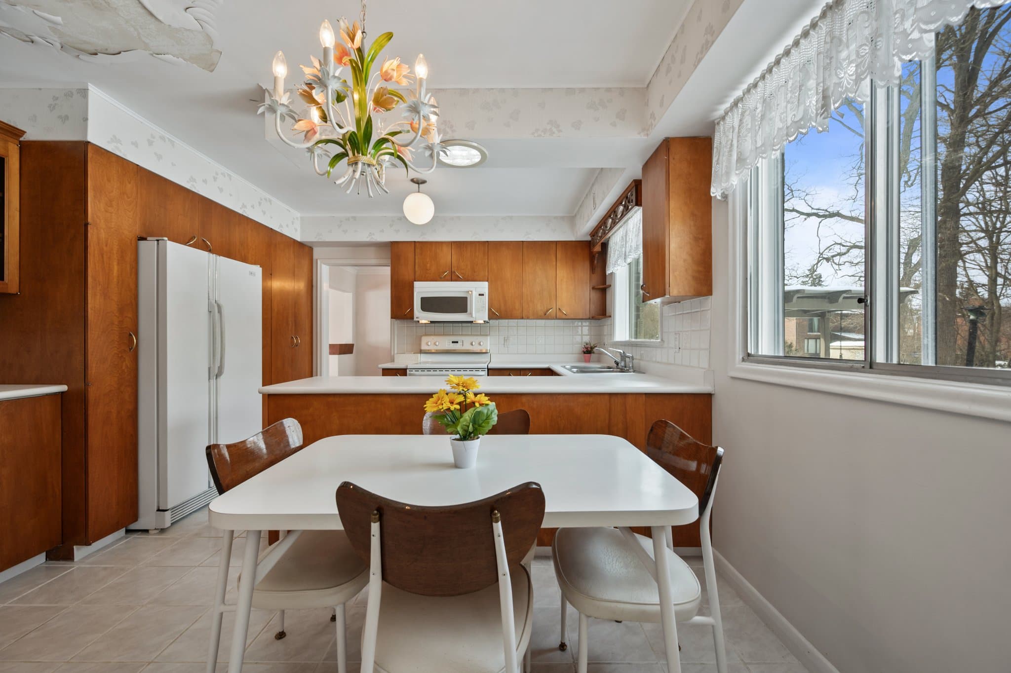 58 Sylvadene Pkwy Vaughan, ON L4L 2M6