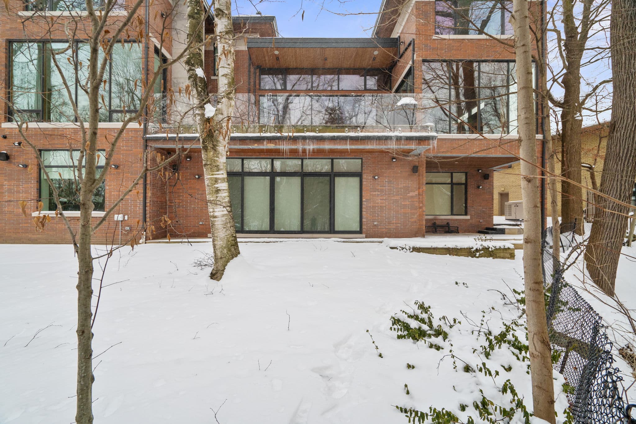 58 Timberlane Dr Toronto, ON M3H 1J4