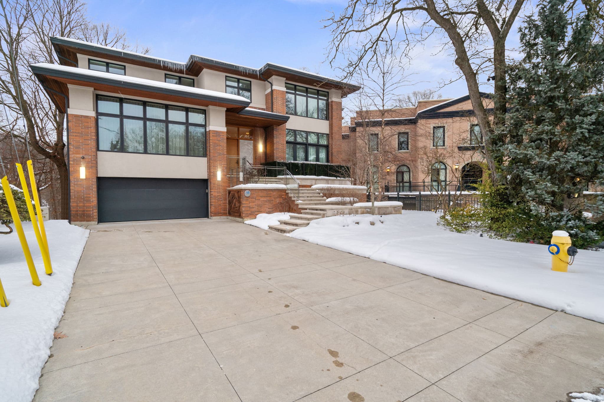 58 Timberlane Dr Toronto, ON M3H 1J4