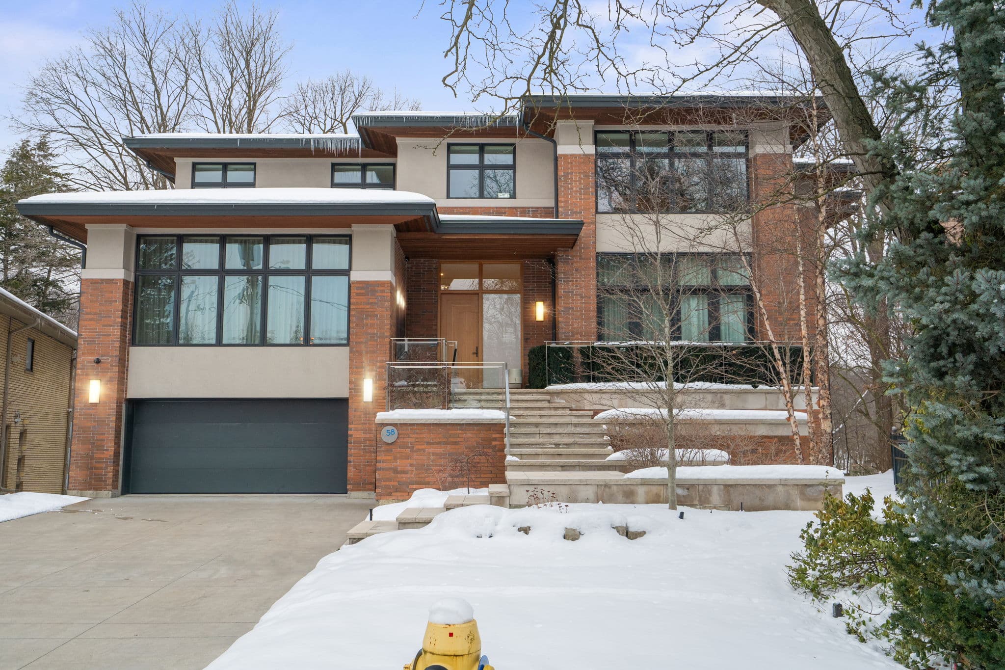 58 Timberlane Dr Toronto, ON M3H 1J4
