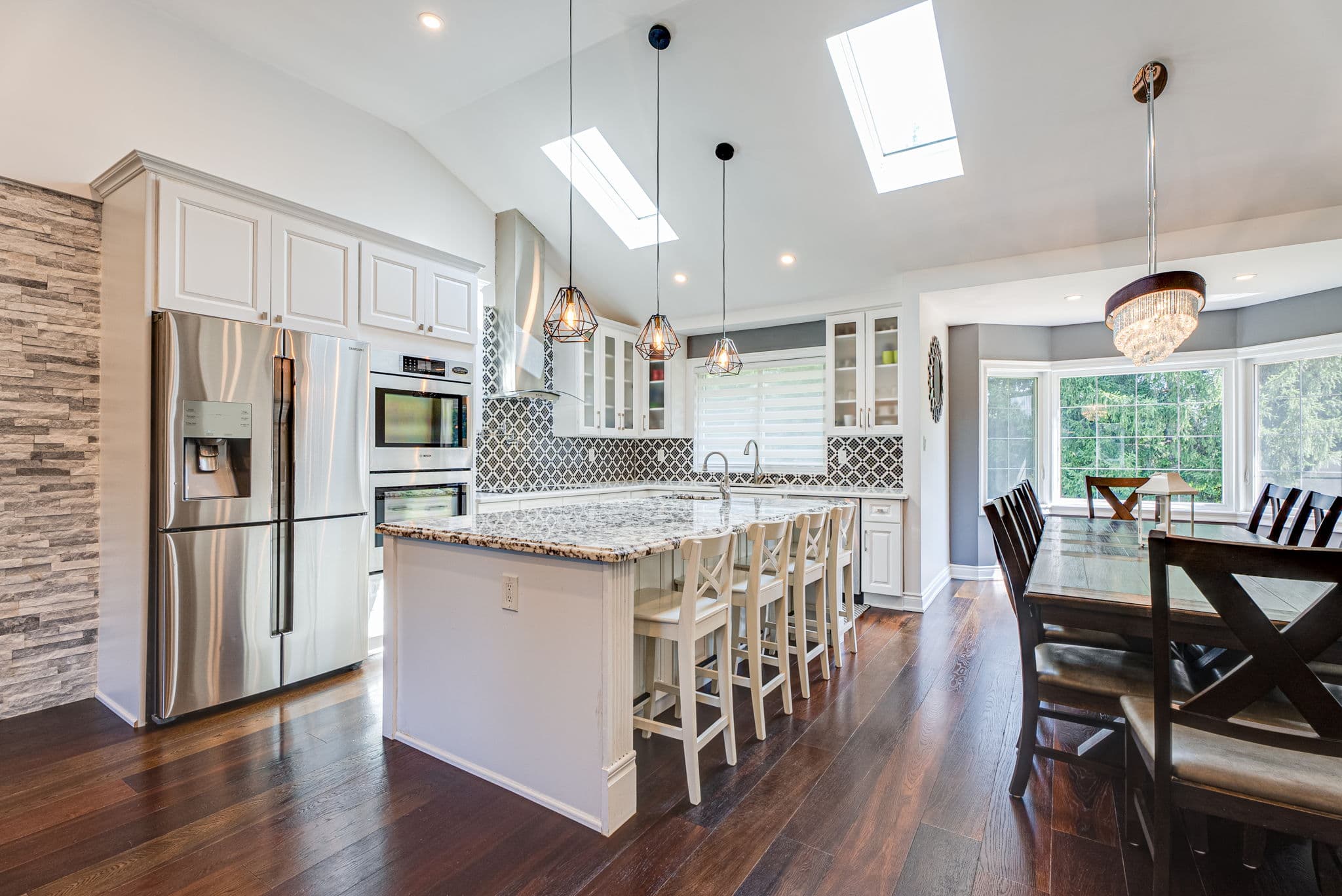 5837 Yonge St Innisfil, ON L0L 1K0