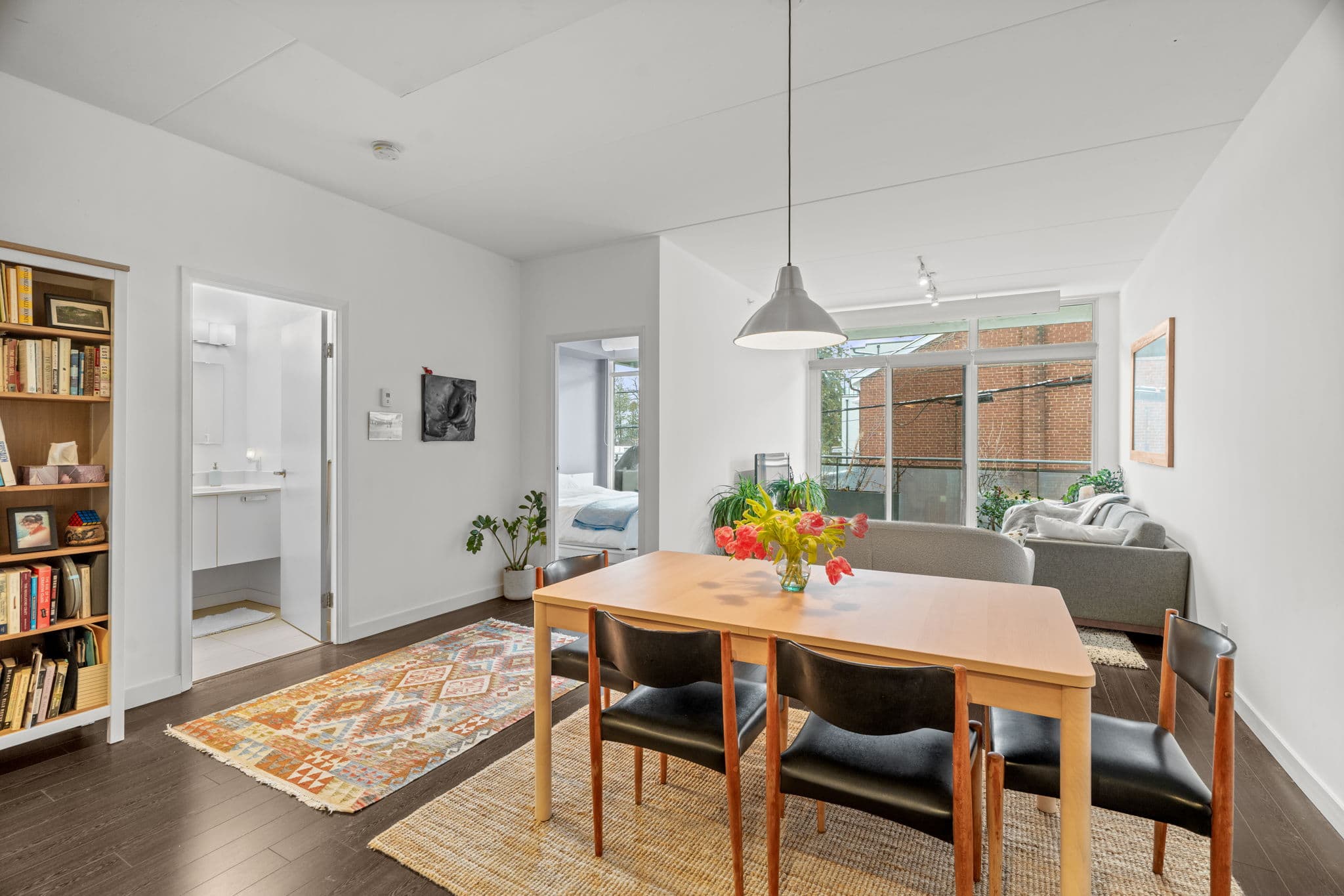 588 Annette St Toronto, ON M6S 2C4