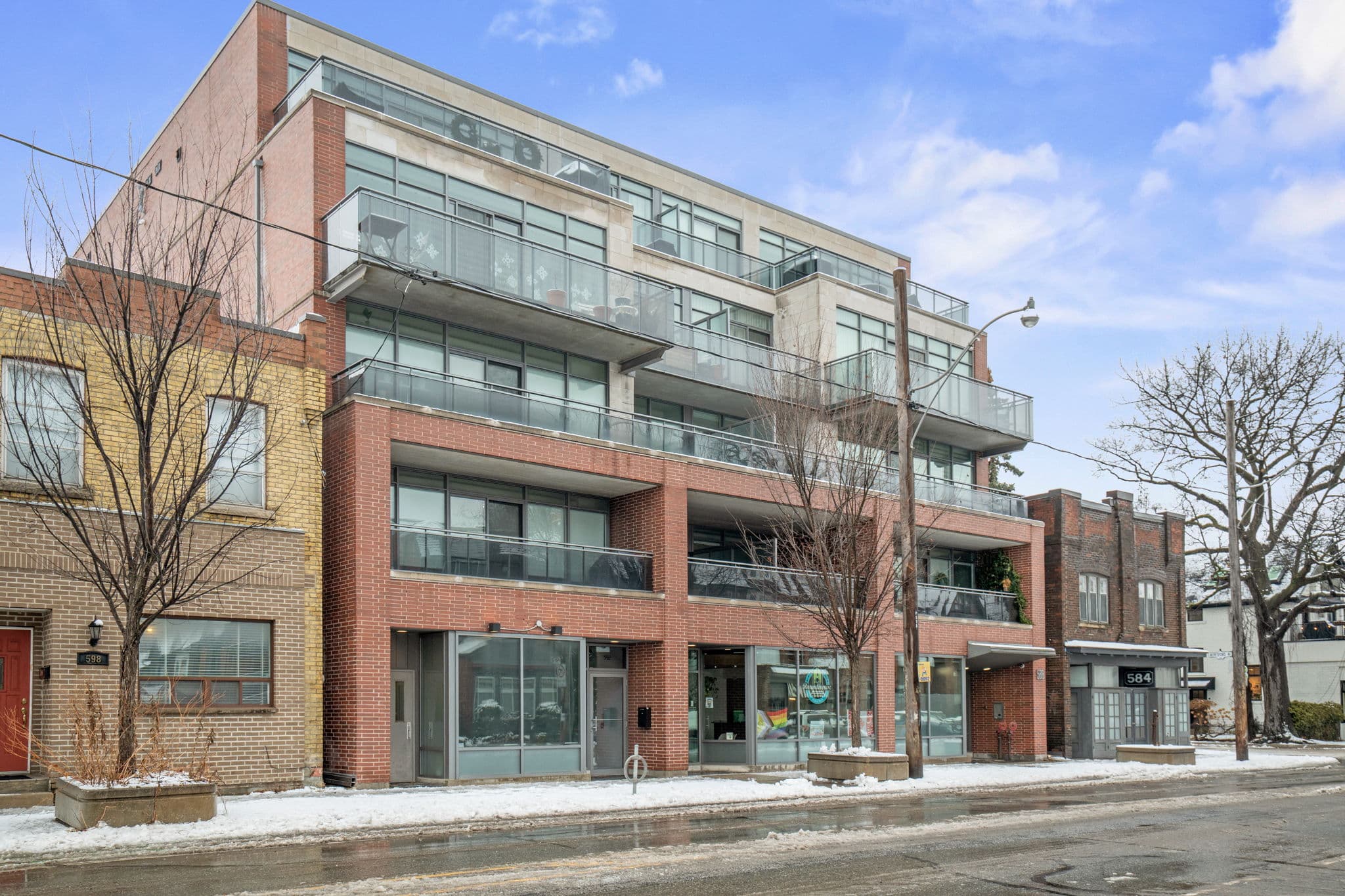 588 Annette St Toronto, ON M6S 2C4