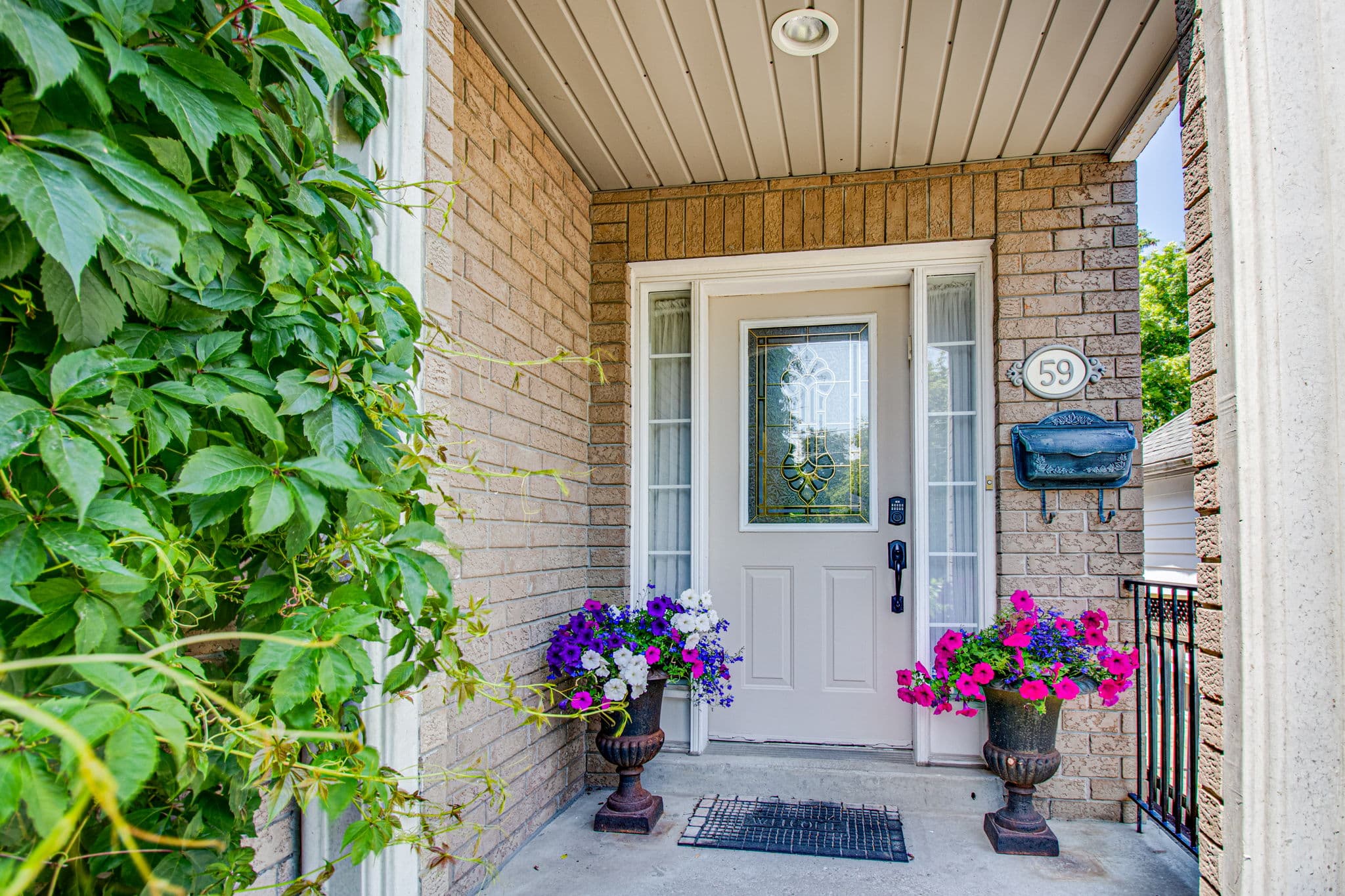 59 Hunt Ave Richmond Hill, ON L4C 4H1