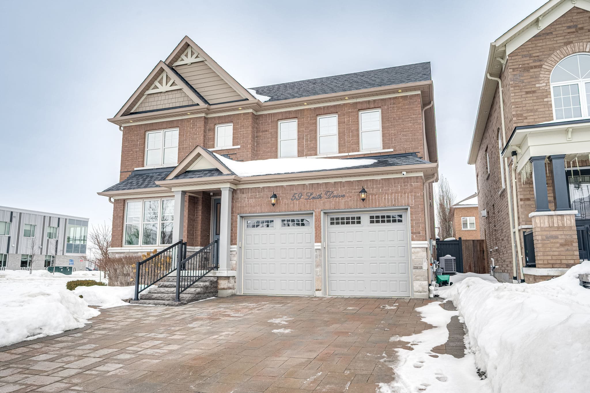 59 Leith Dr Bradford West Gwillimbury, ON L3Z 0V6