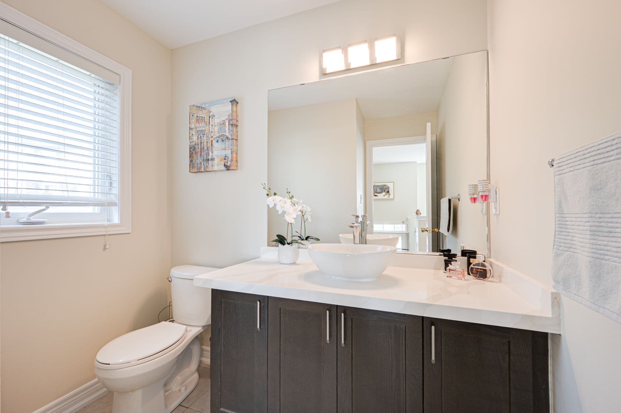 59 Matthewson Ave Bradford West Gwillimbury, ON L3Z 3A7