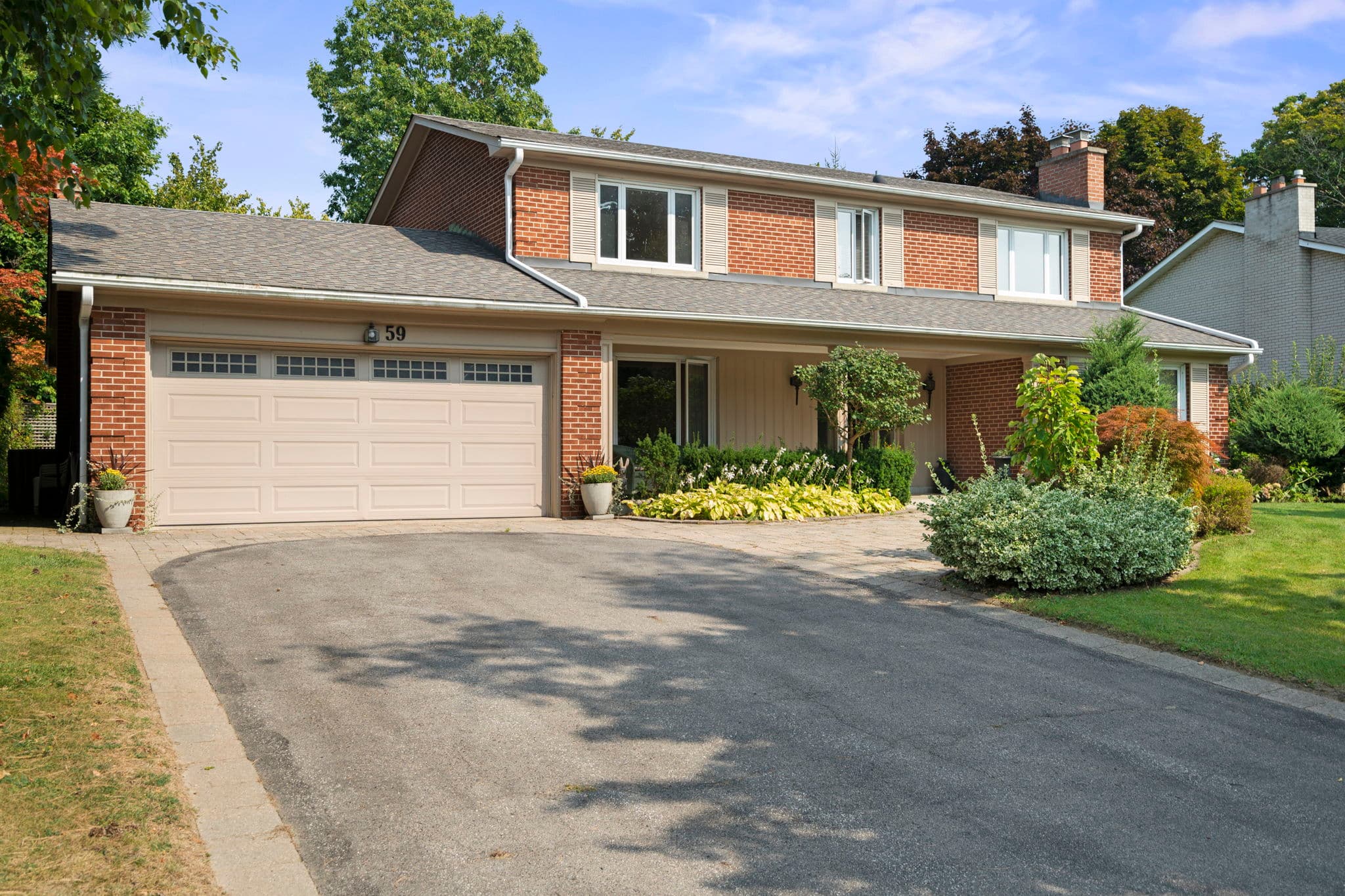 59 Montressor Dr Toronto, ON M2P 1Z3