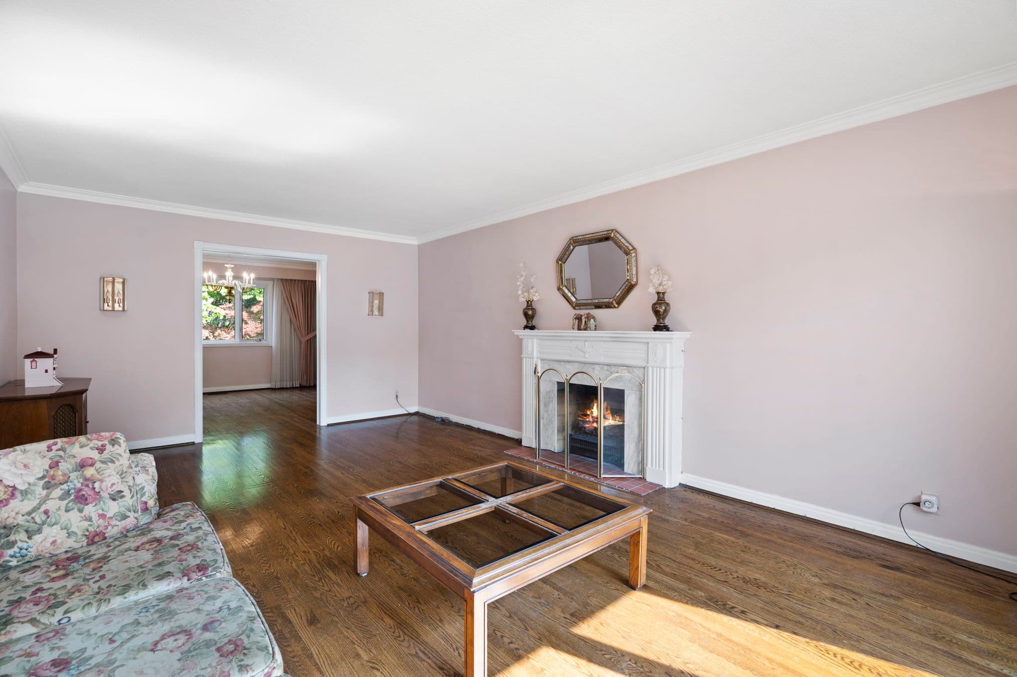 59 Montressor Dr Toronto, ON M2P 1Z3