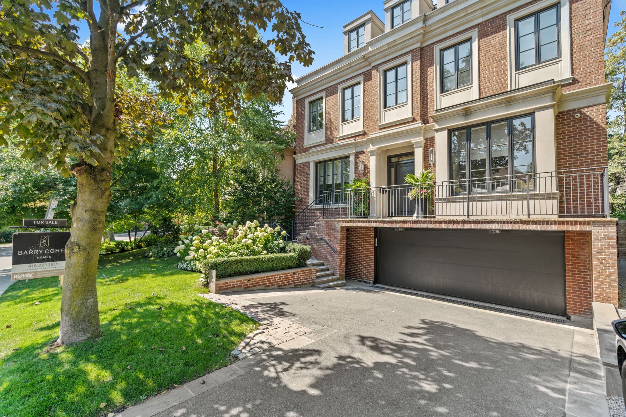 6 Millbank Ave Toronto, ON M5P 1S3