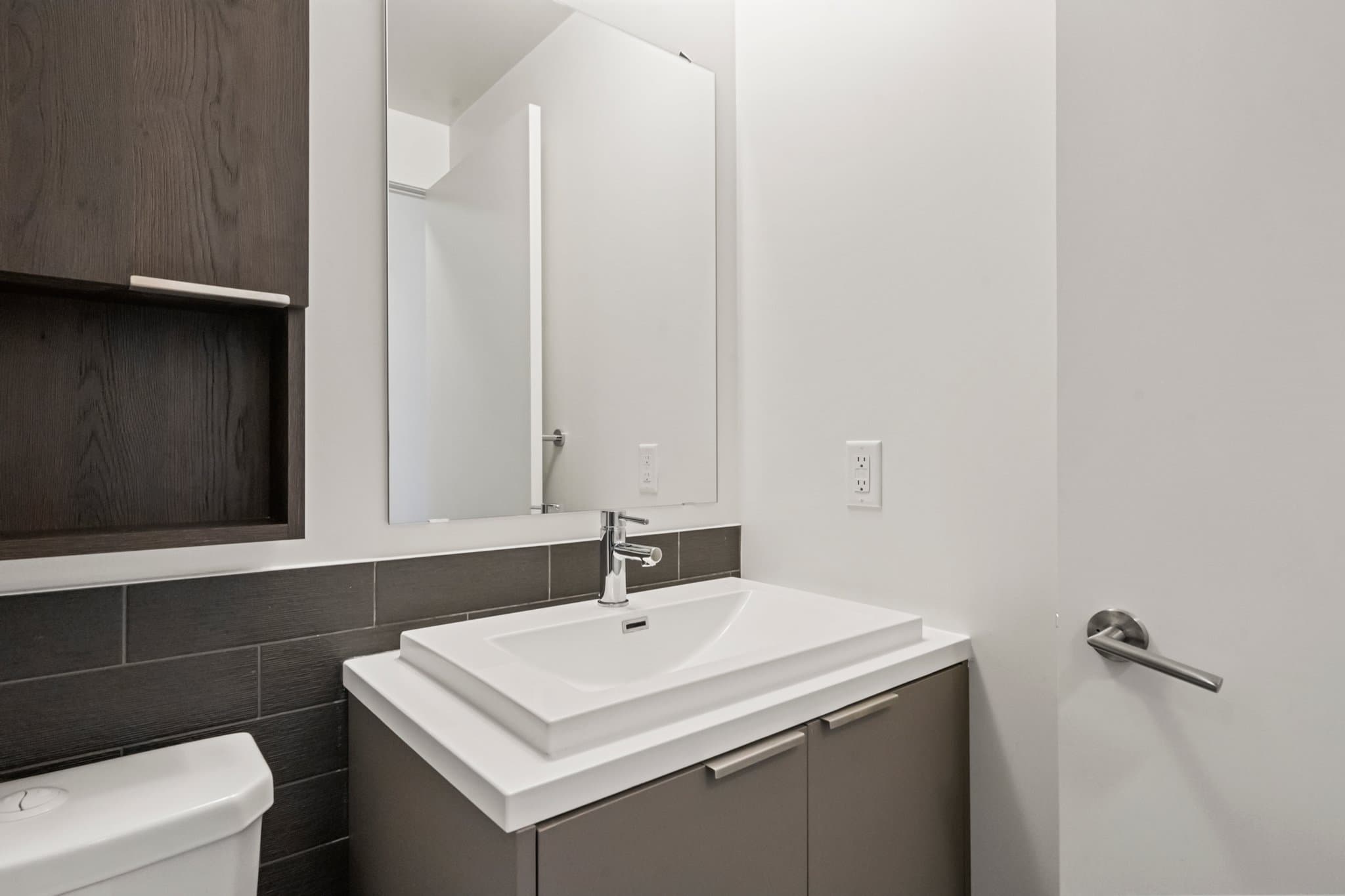 6 Sonic Way Unit 302 Toronto, ON M3C 0P1