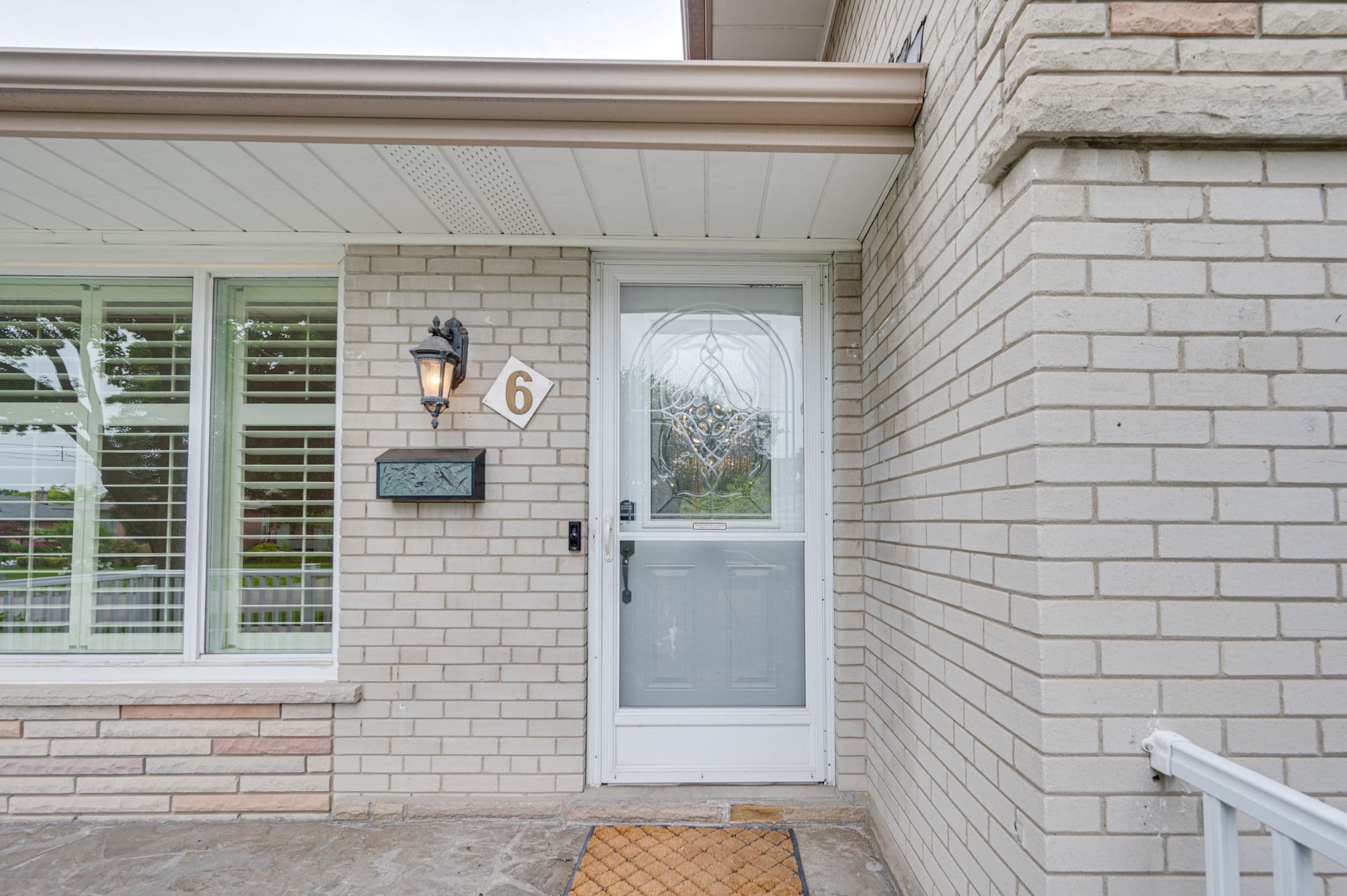 6 Sturton Rd Toronto, ON M9P 2C6