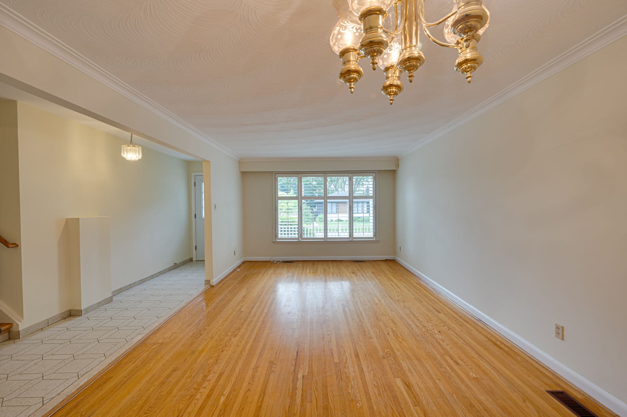 6 Sturton Rd Toronto, ON M9P 2C6