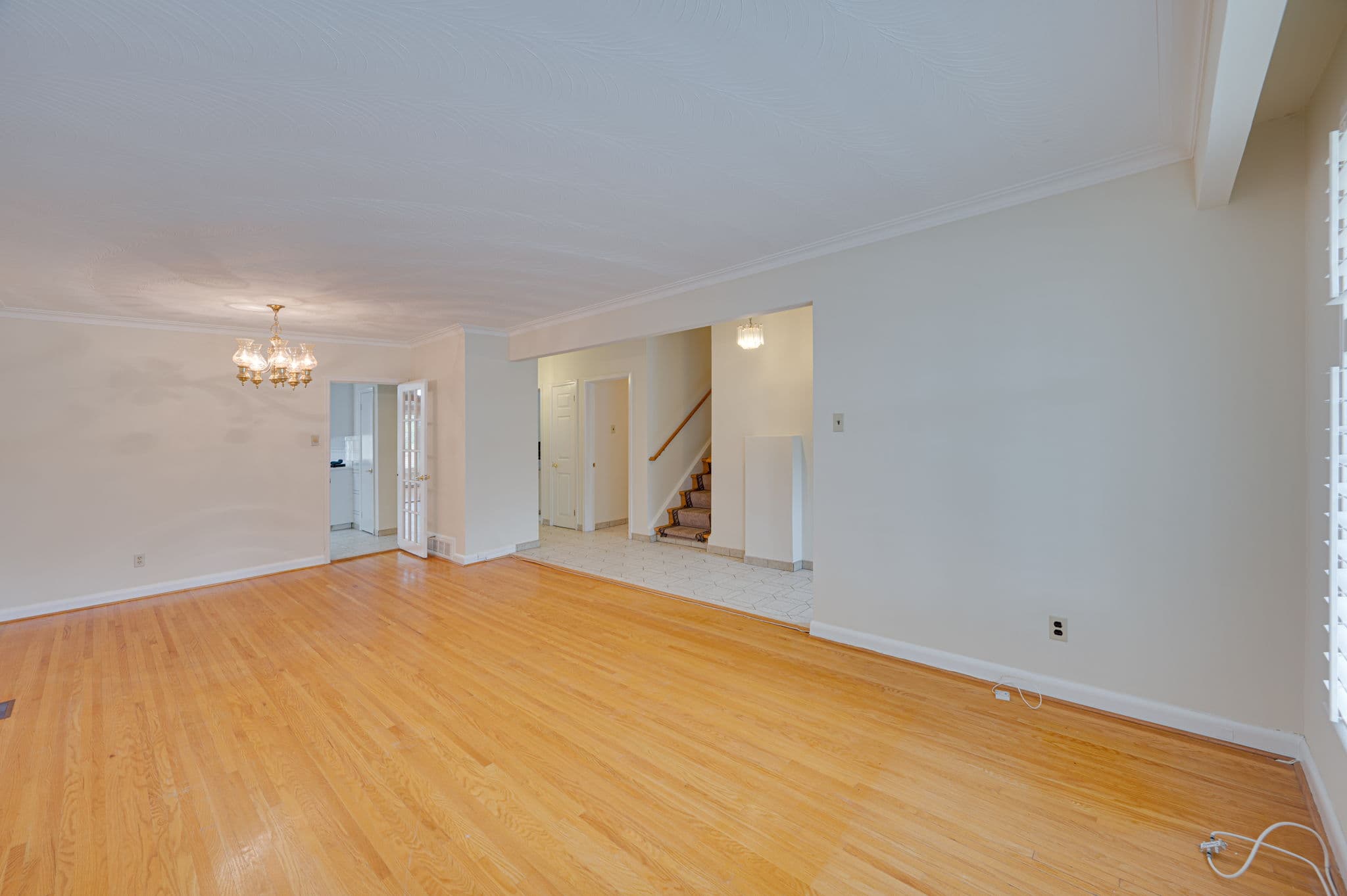 6 Sturton Rd Toronto, ON M9P 2C6