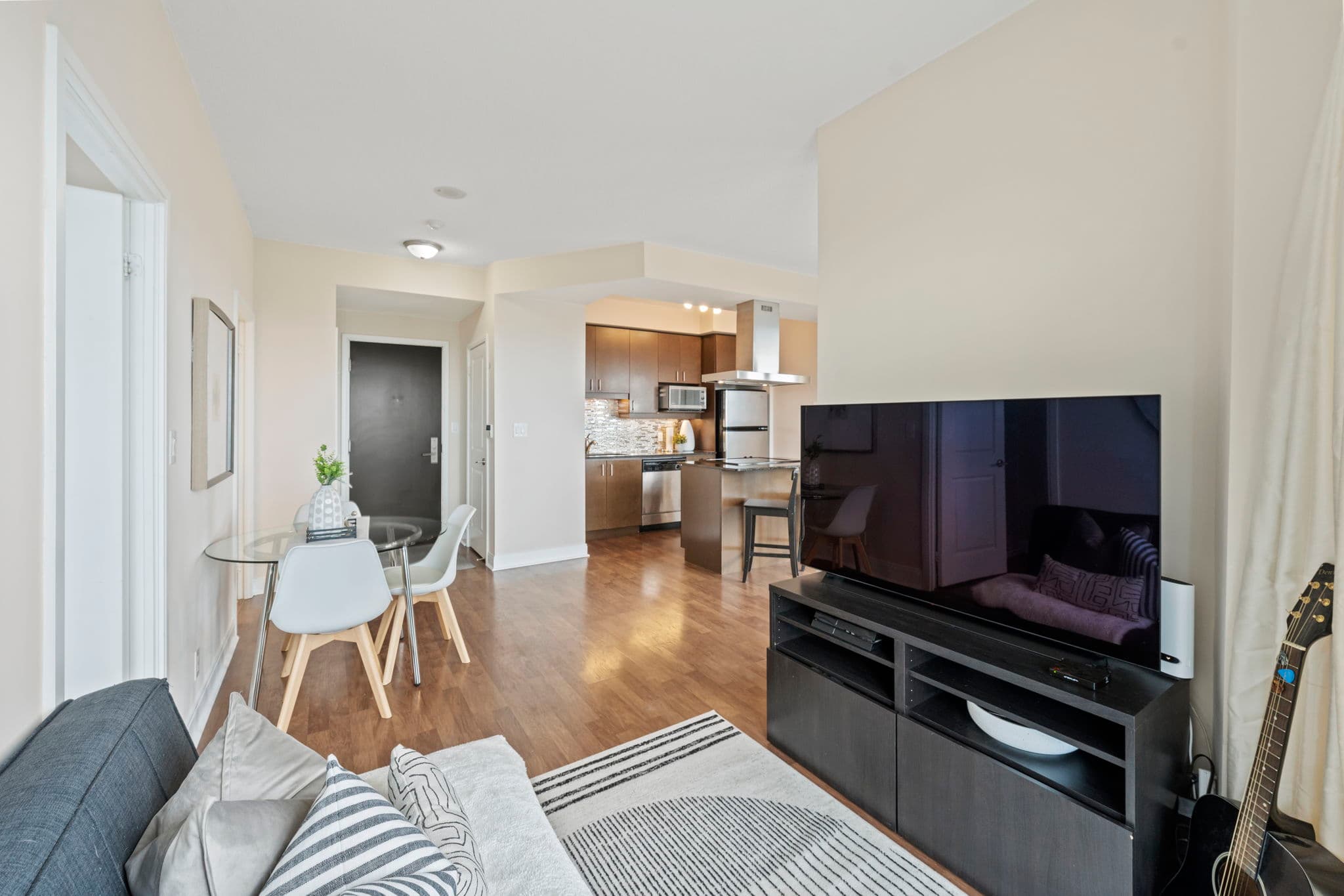 60 Absolute Ave 4308 Mississauga, ON L4Z 0A9