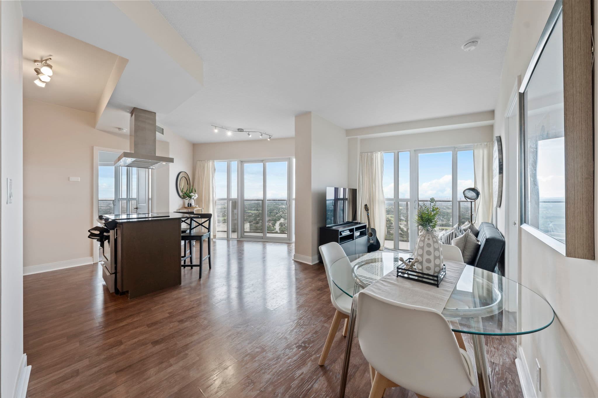 60 Absolute Ave 4308 Mississauga, ON L4Z 0A9