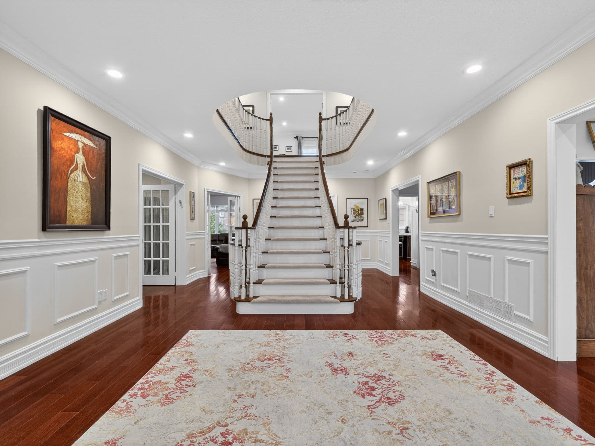 60 Gatcombe Cir Richmond Hill, ON L4C 9P5