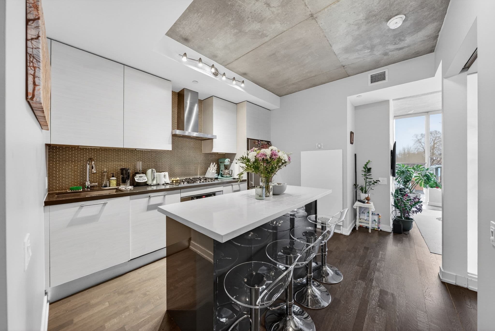 60 Haslett Ave Unit 301 Toronto, ON M4L 3R2