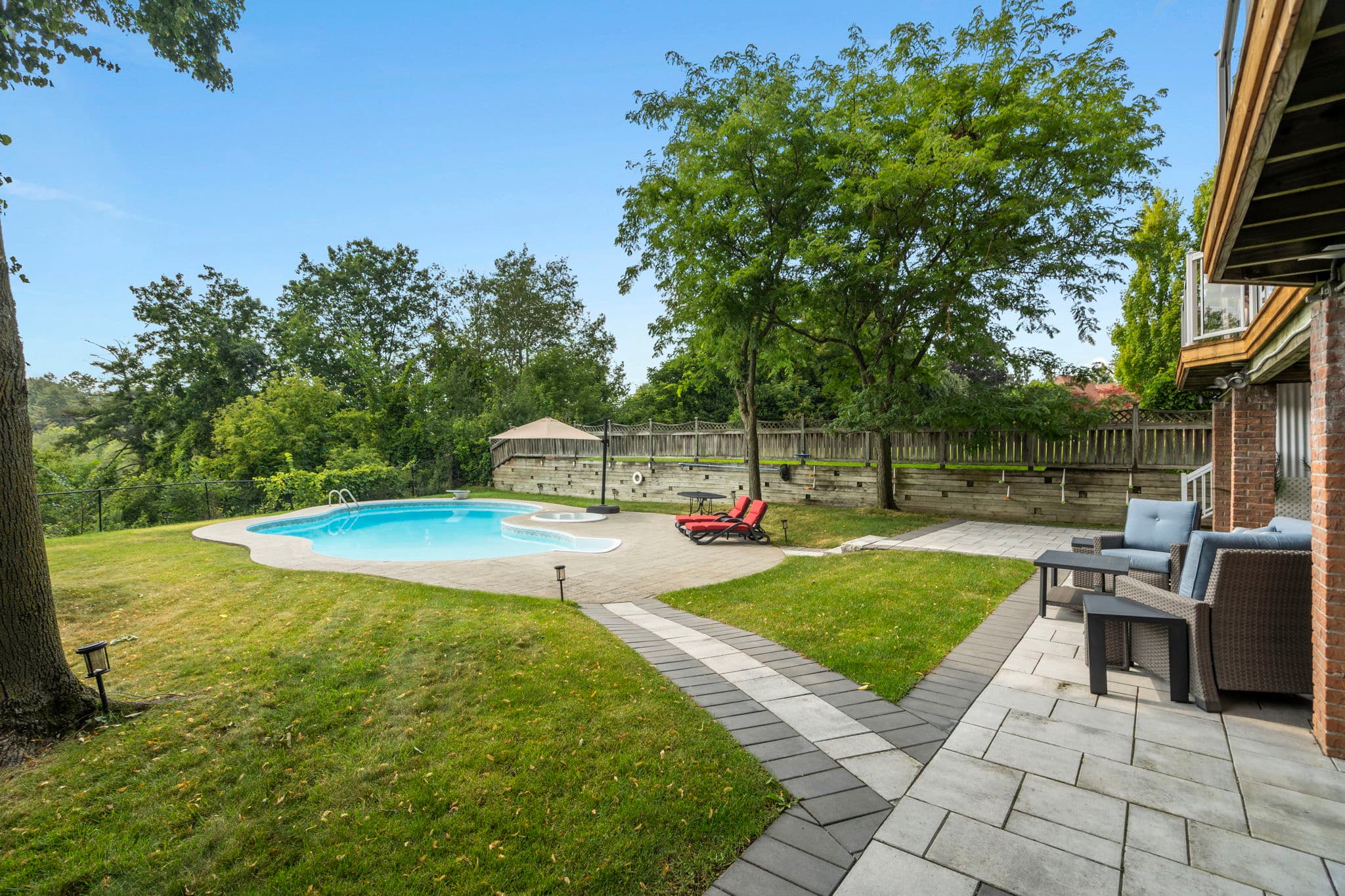 60 Prince Edward Blvd Markham, ON L3T 7E8
