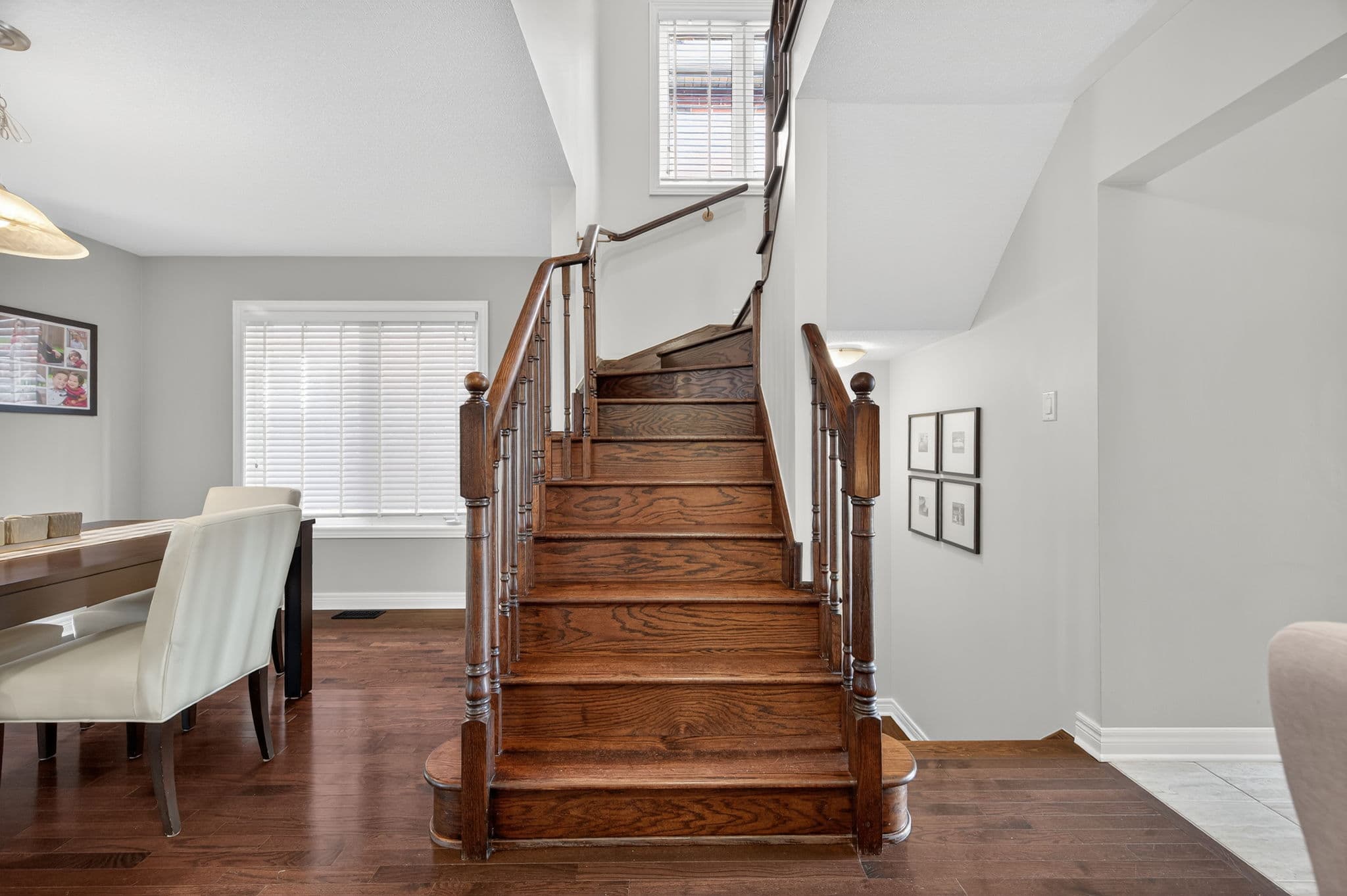 60 Sundragon Trail Bradford West Gwillimbury, ON L3Z 2A5