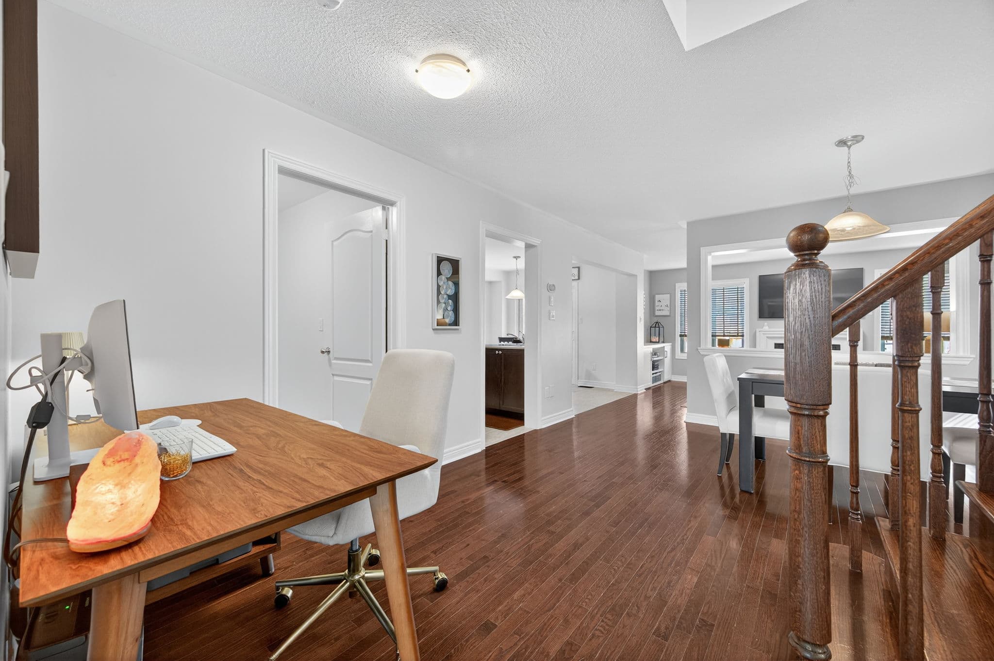 60 Sundragon Trail Bradford West Gwillimbury, ON L3Z 2A5