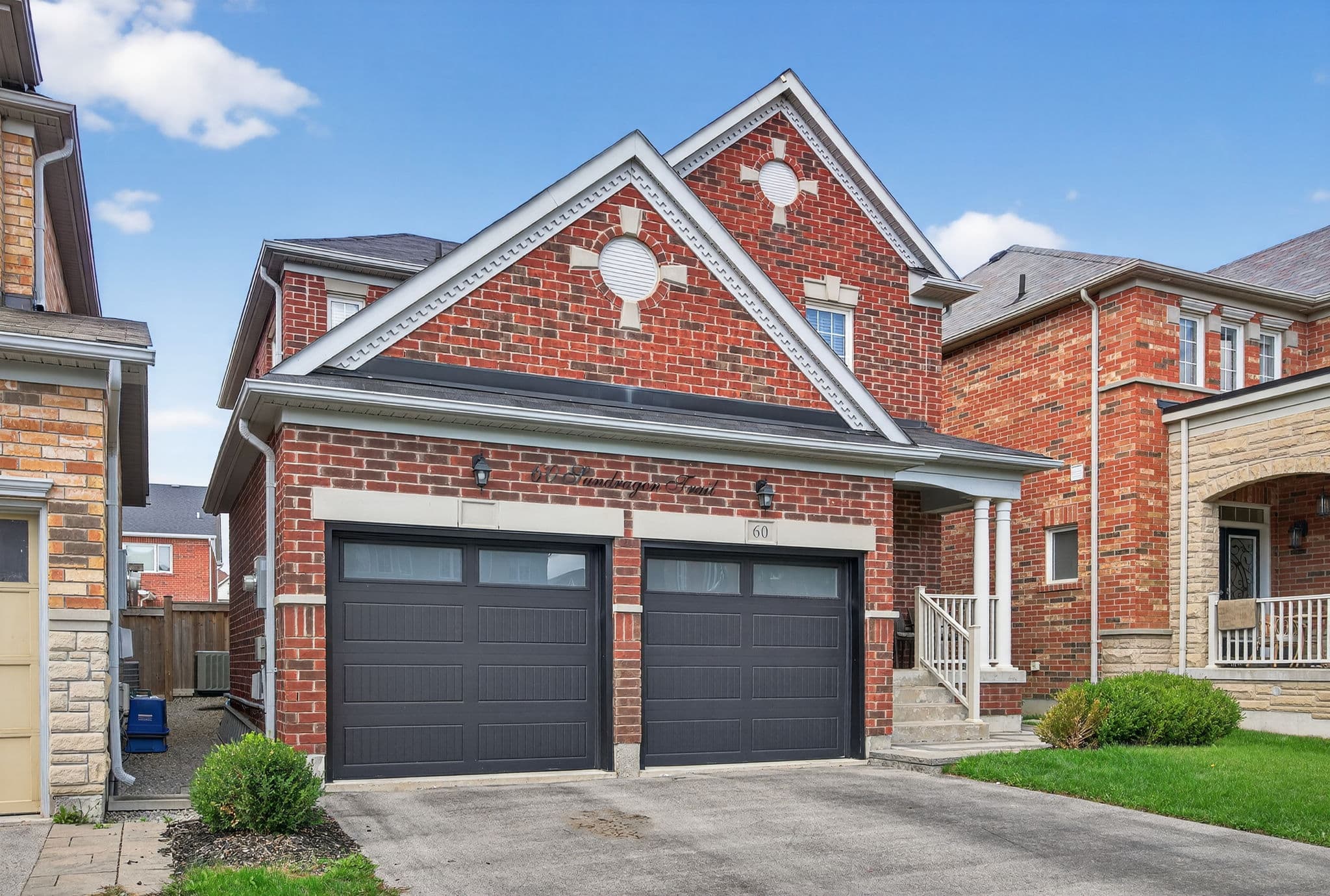 60 Sundragon Trail Bradford West Gwillimbury, ON L3Z 2A5