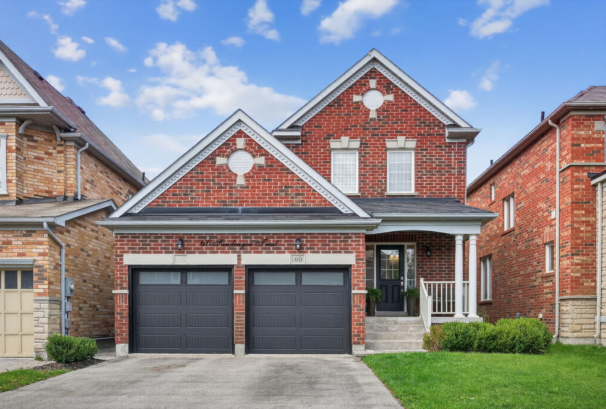 60 Sundragon Trail Bradford West Gwillimbury, ON L3Z 2A5