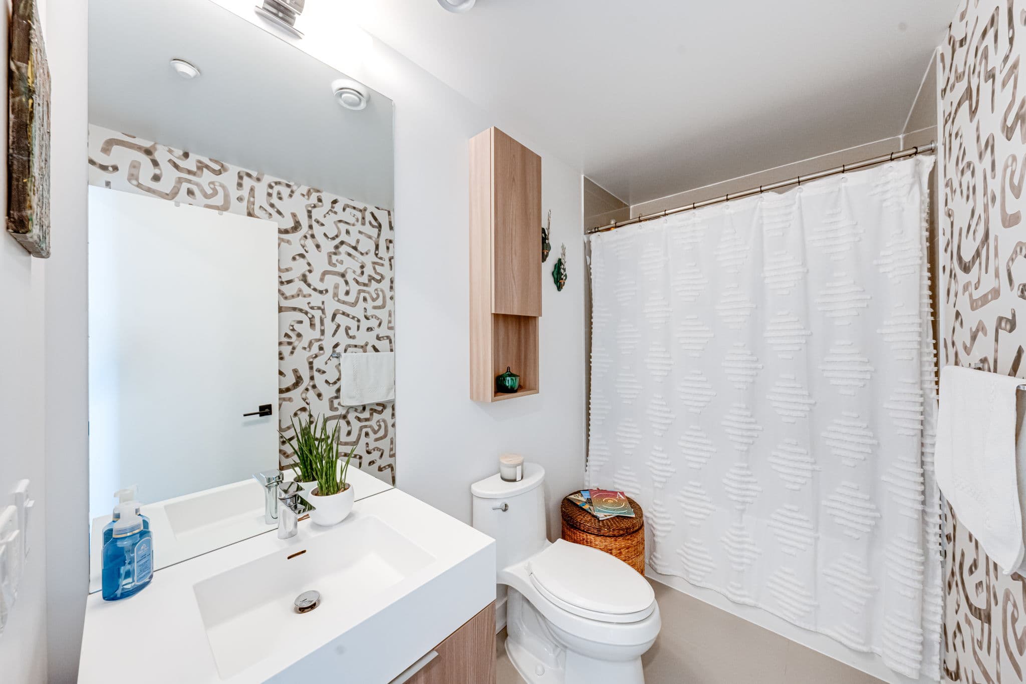 60 Tannery Rd Toronto, ON M5A 0S8