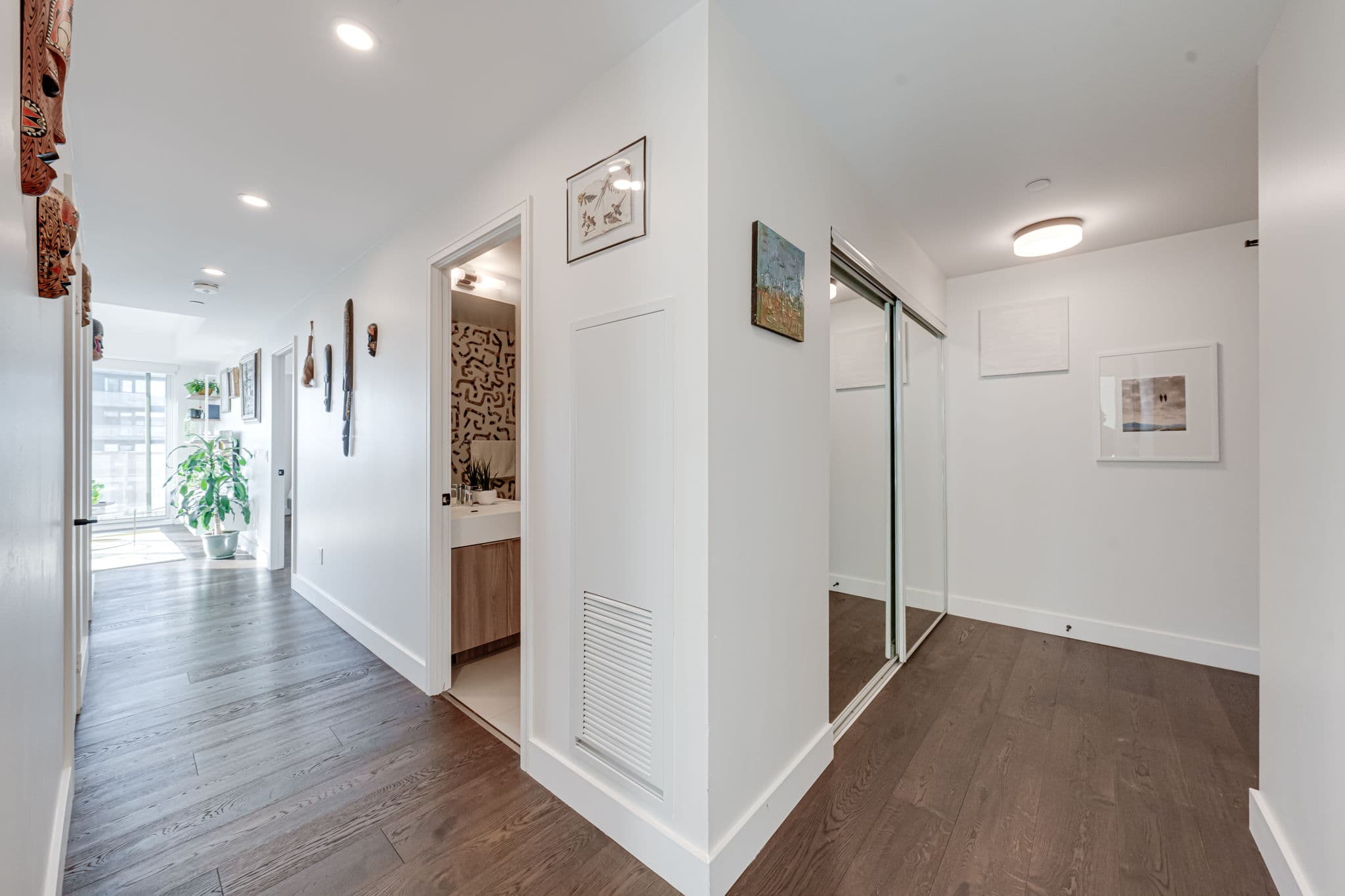 60 Tannery Rd Toronto, ON M5A 0S8