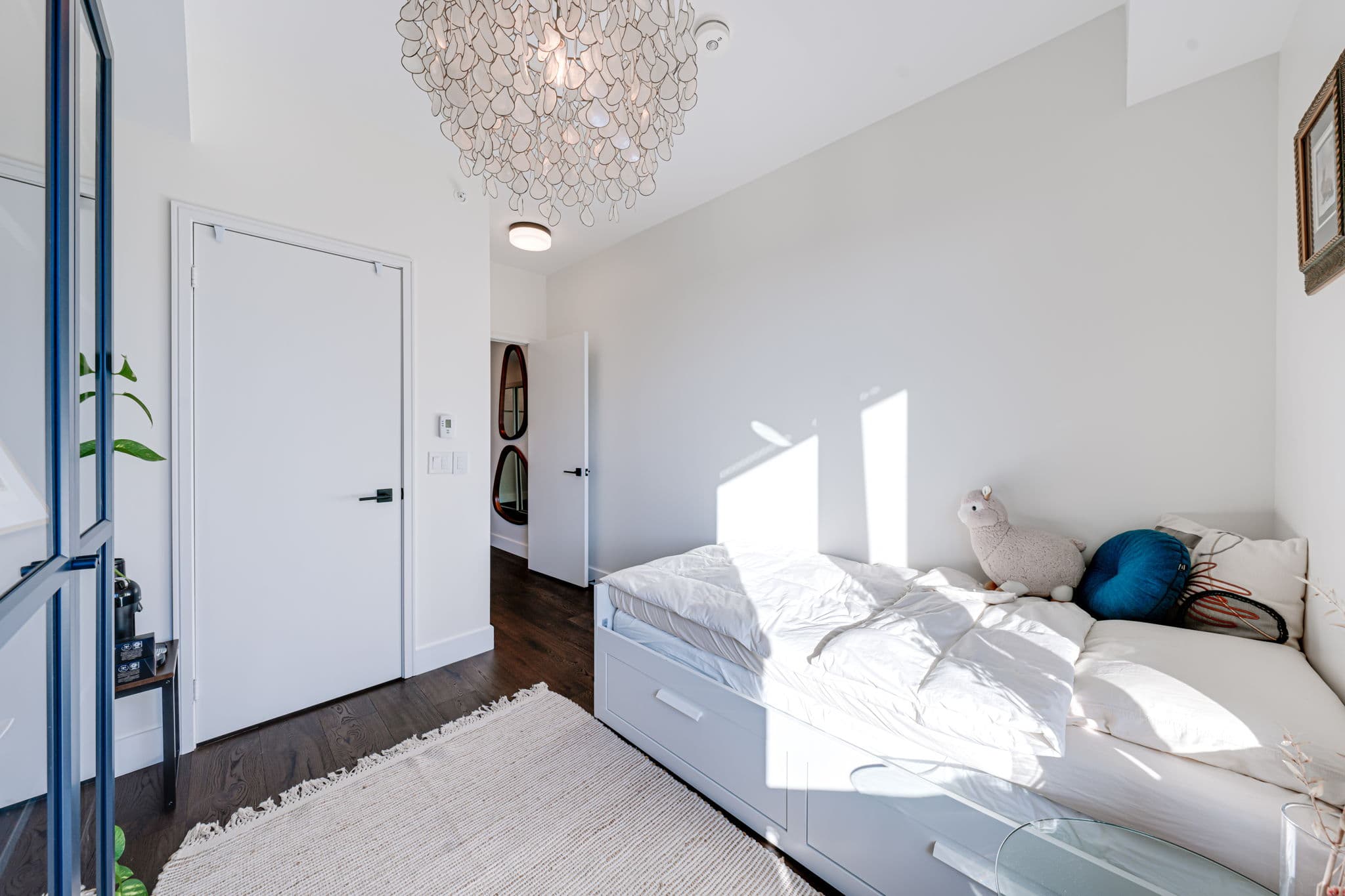 60 Tannery Rd Toronto, ON M5A 0S8