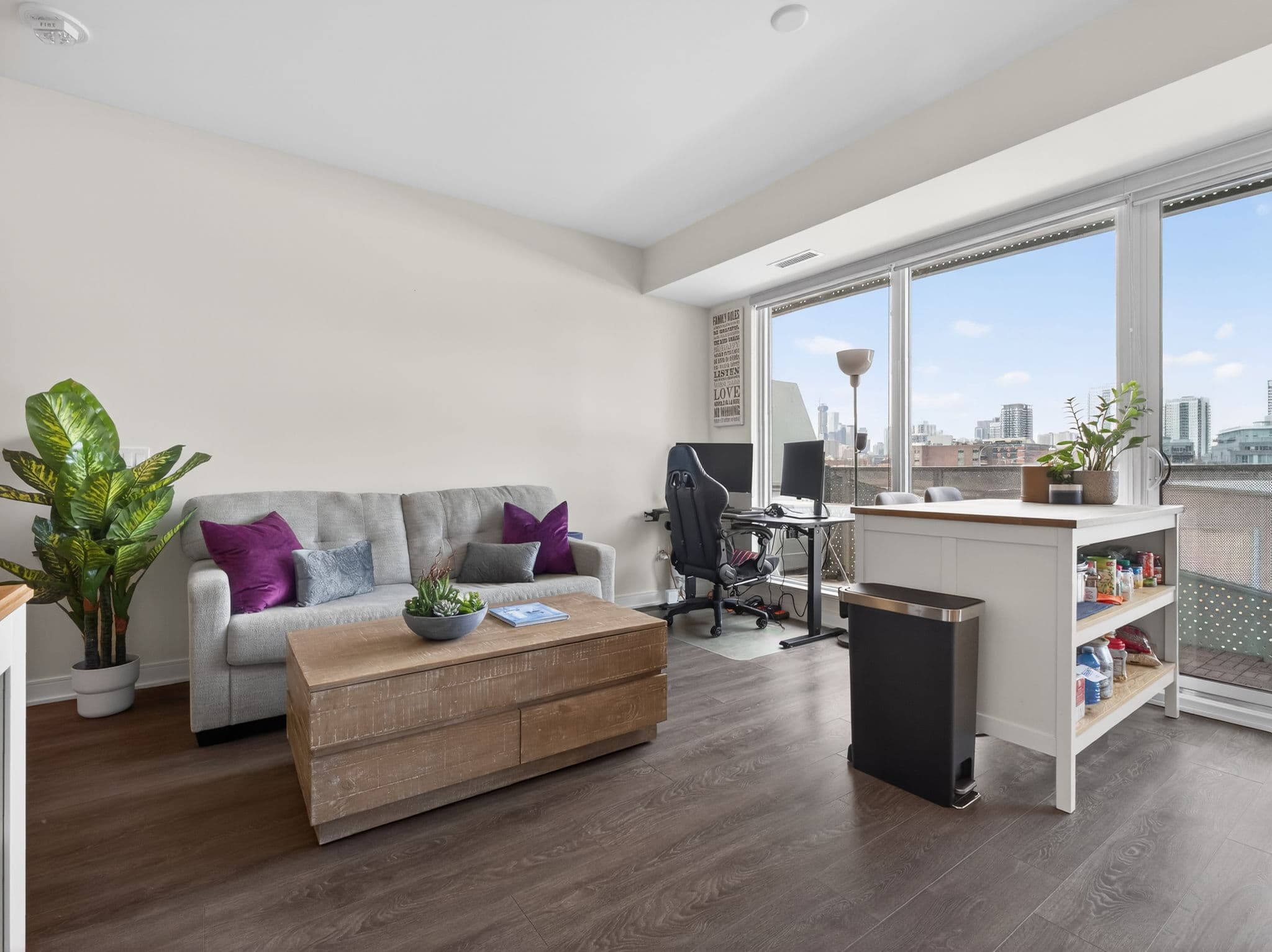 60 Tannery Rd Unit 516 Toronto, ON M5A 0S8